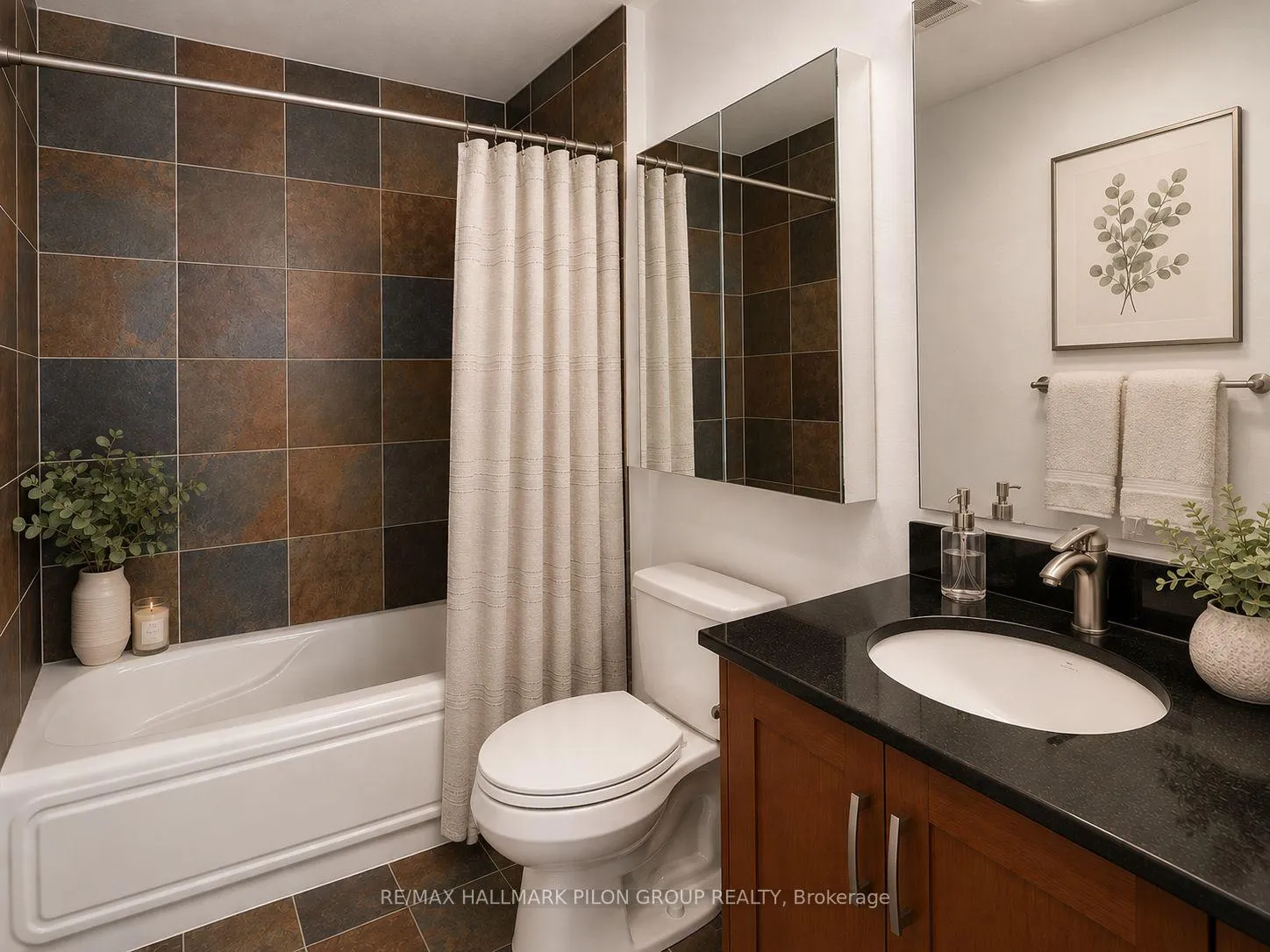 Photo 10 of Unit 902, 95 Bronson Avenue, Ottawa, Ottawa Centre — HOMEH