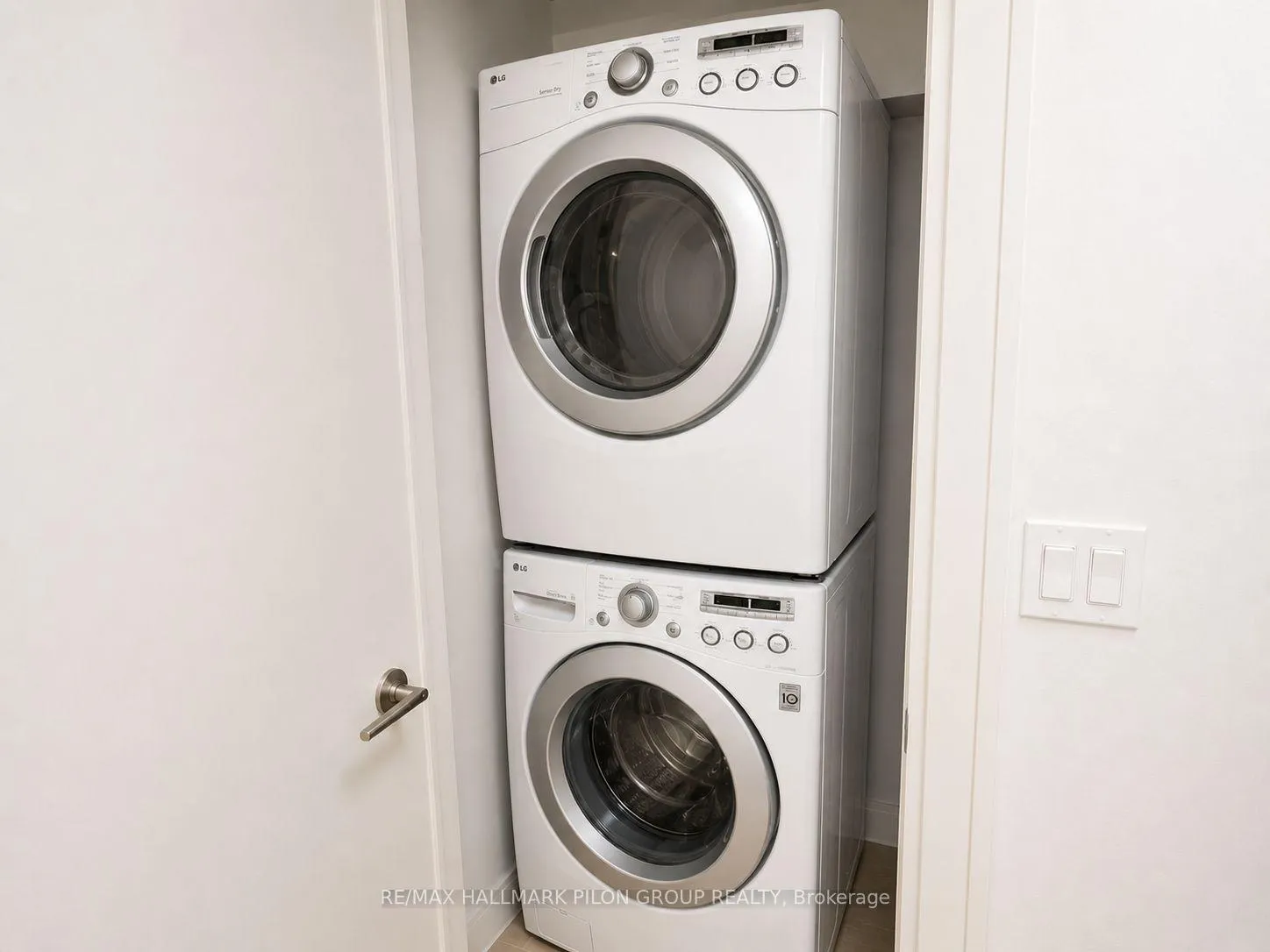Photo 14 of Unit 902, 95 Bronson Avenue, Ottawa, Ottawa Centre — HOMEH