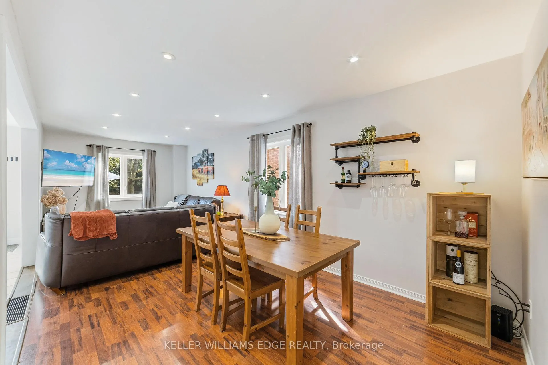 Photo 5 of 39 Harnesworth Crescent, Hamilton, Waterdown — HOMEH