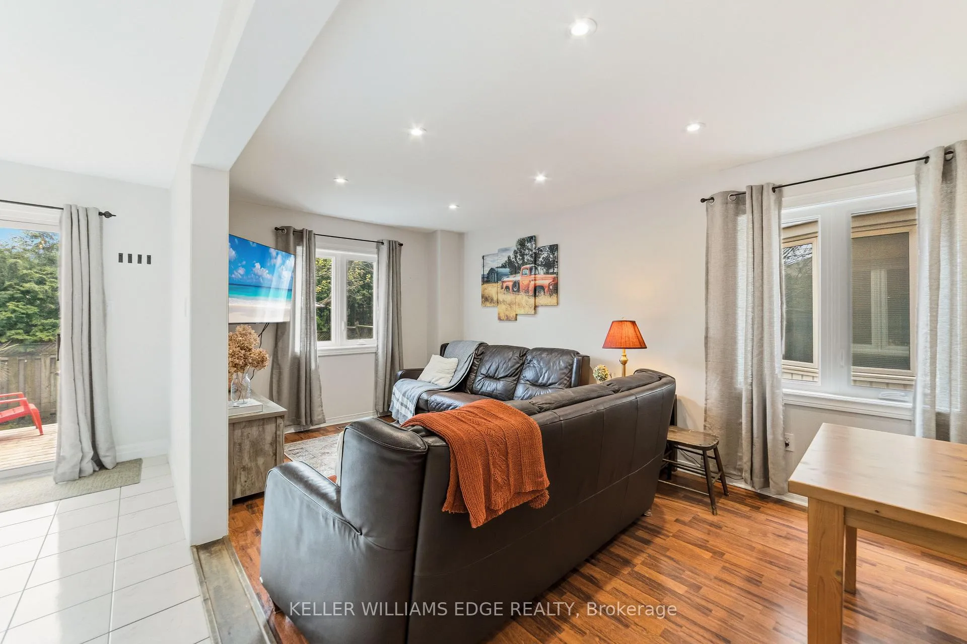 Photo 7 of 39 Harnesworth Crescent, Hamilton, Waterdown — HOMEH