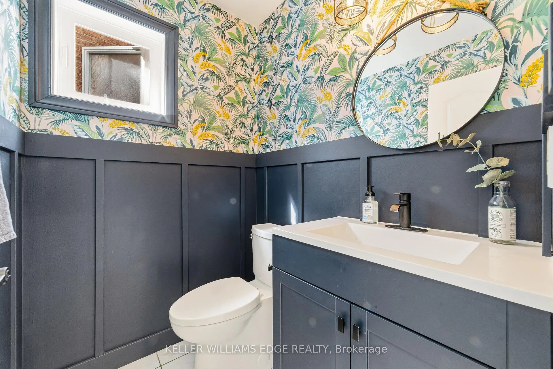 Photo 15 of 39 Harnesworth Crescent, Hamilton, Waterdown — HOMEH