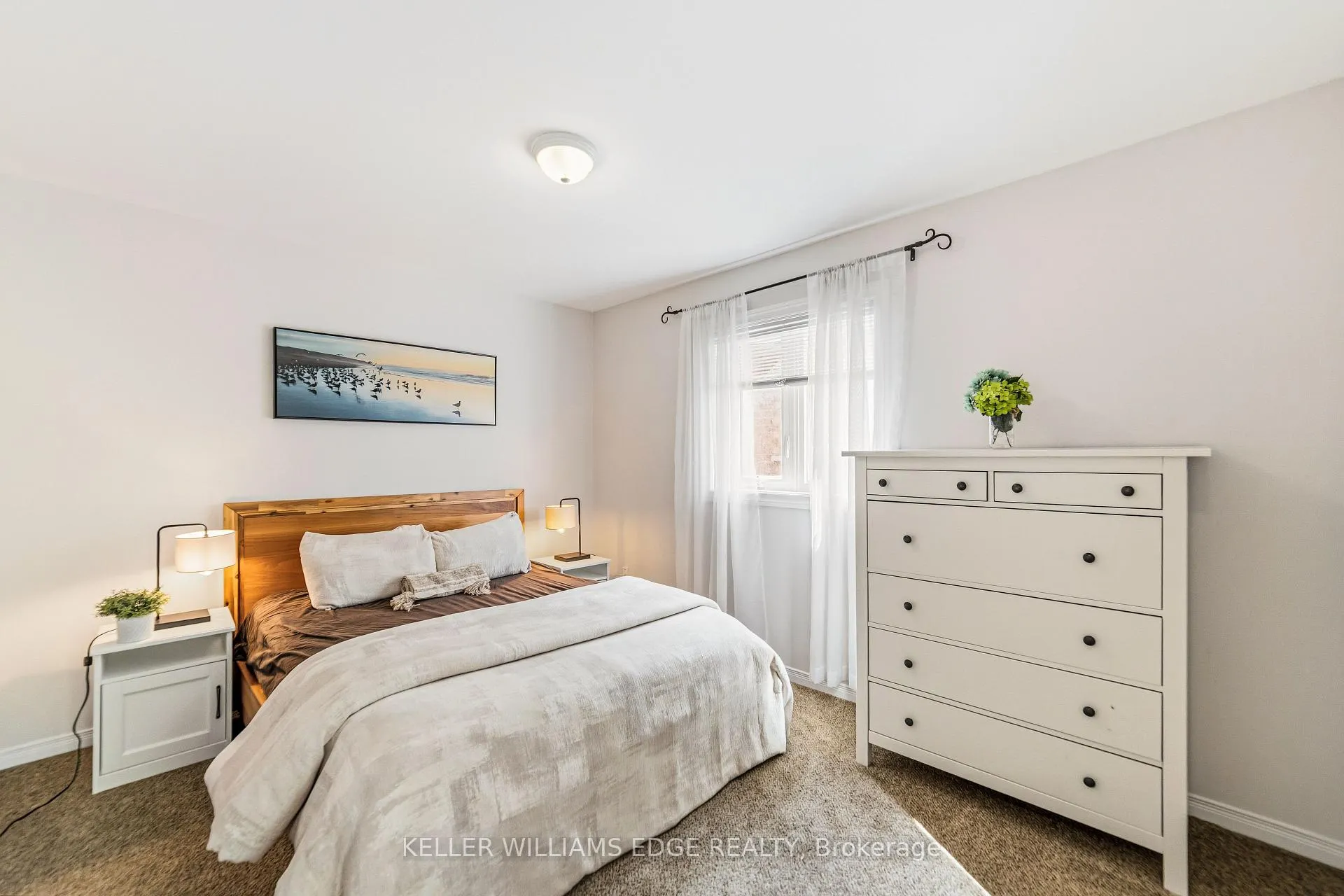 Photo 18 of 39 Harnesworth Crescent, Hamilton, Waterdown — HOMEH