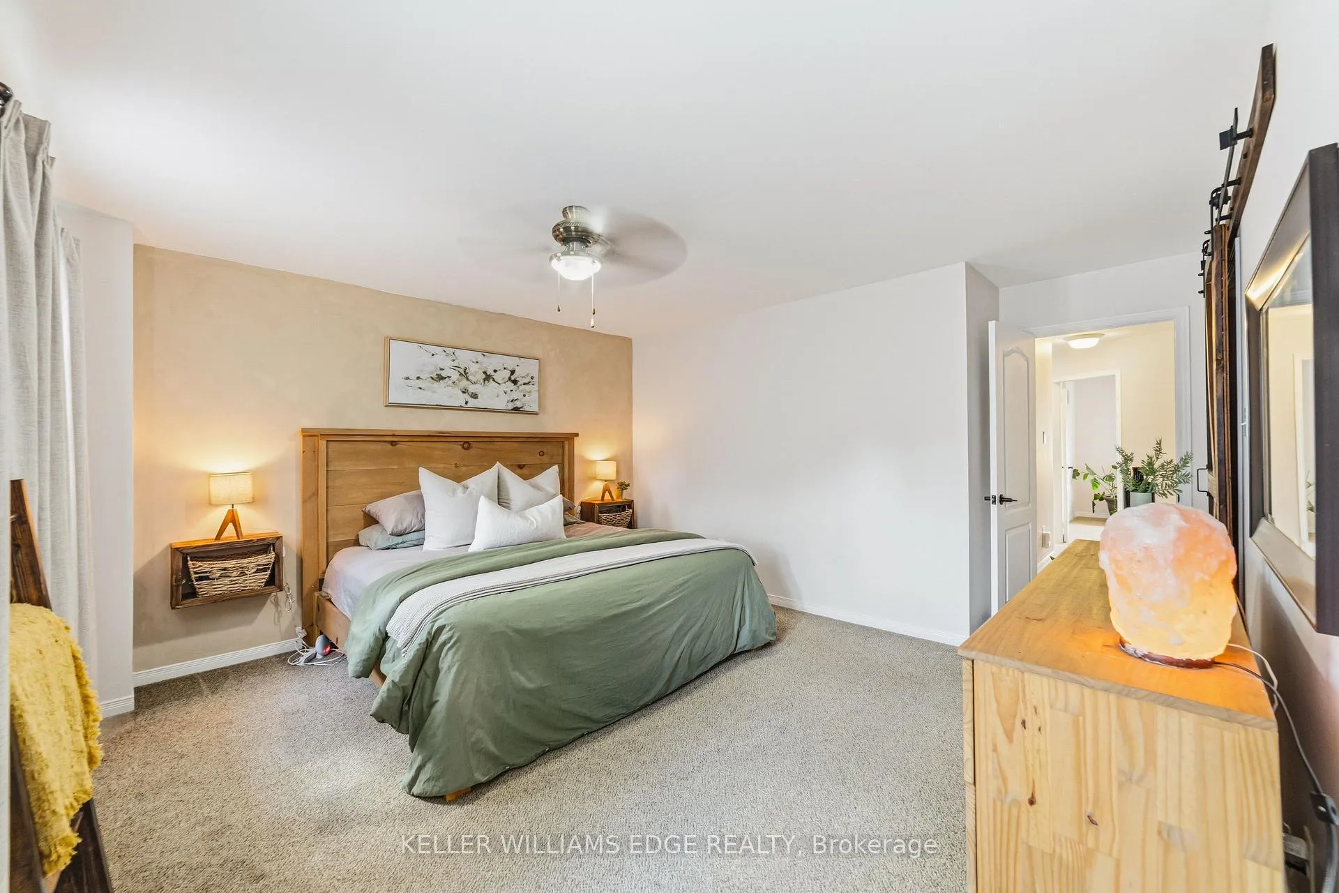 Photo 24 of 39 Harnesworth Crescent, Hamilton, Waterdown — HOMEH