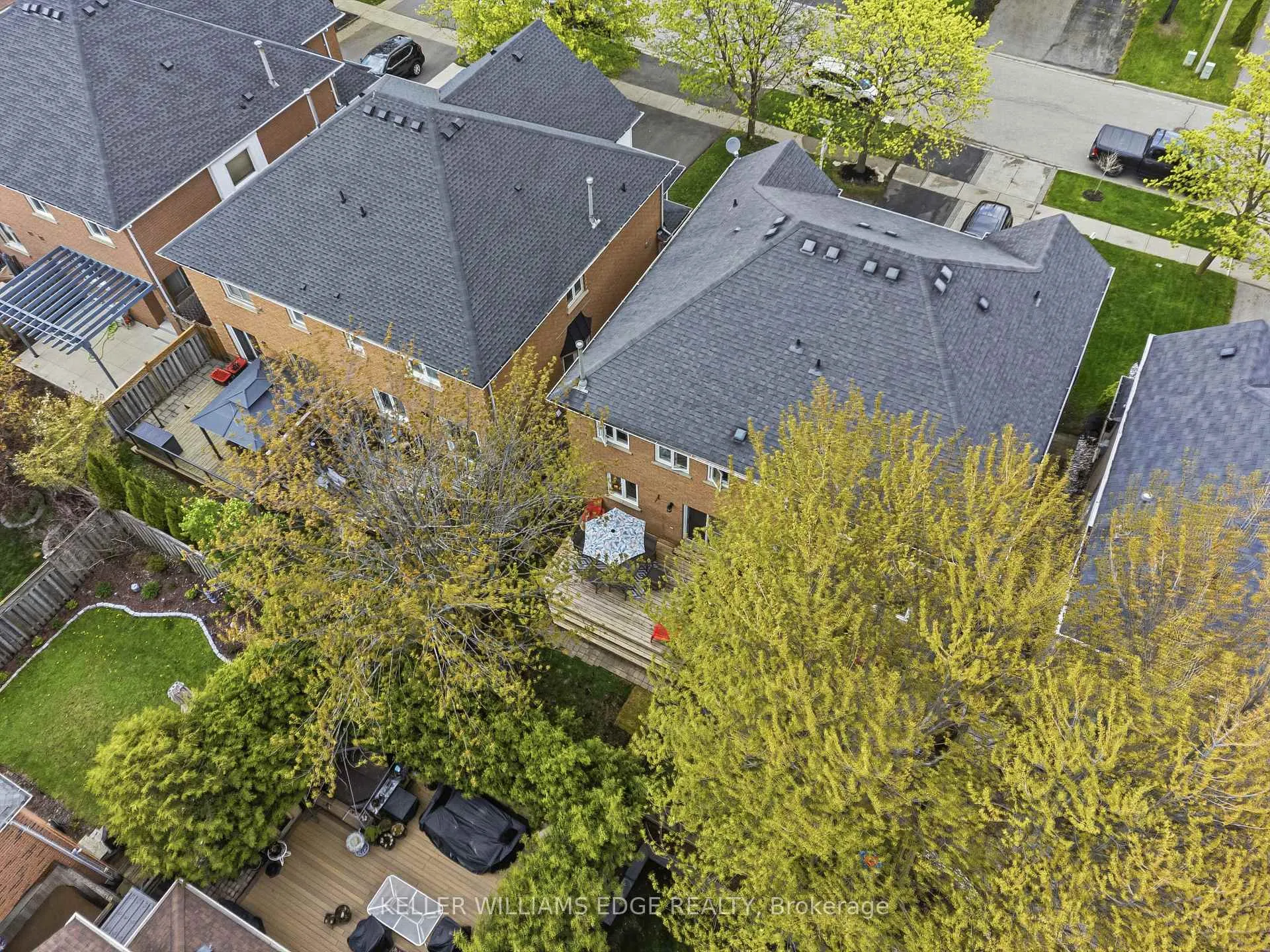 Photo 34 of 39 Harnesworth Crescent, Hamilton, Waterdown — HOMEH