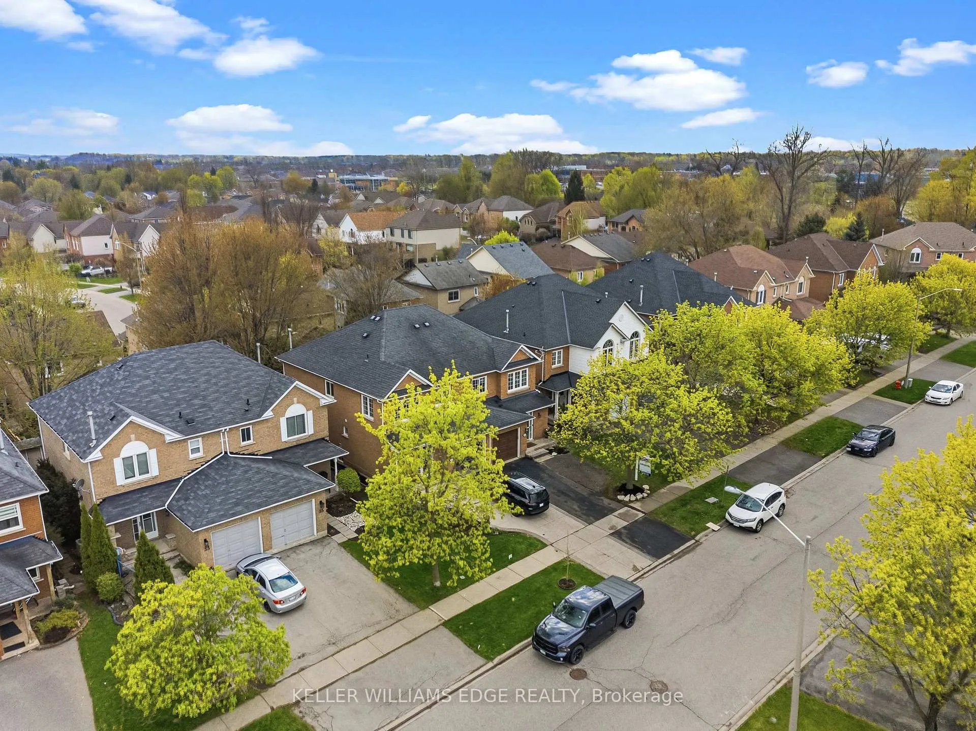 Photo 35 of 39 Harnesworth Crescent, Hamilton, Waterdown — HOMEH