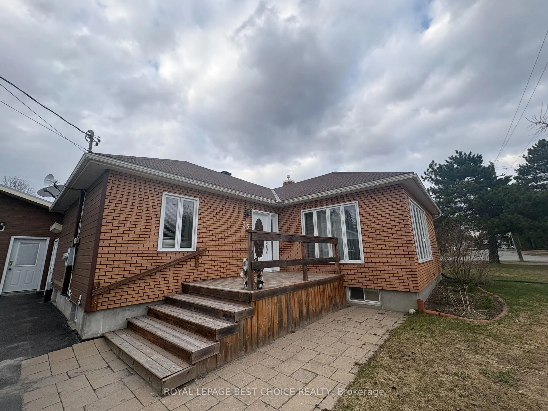 Photo 2 of 23 Ninth Avenue, Englehart — HOMEH
