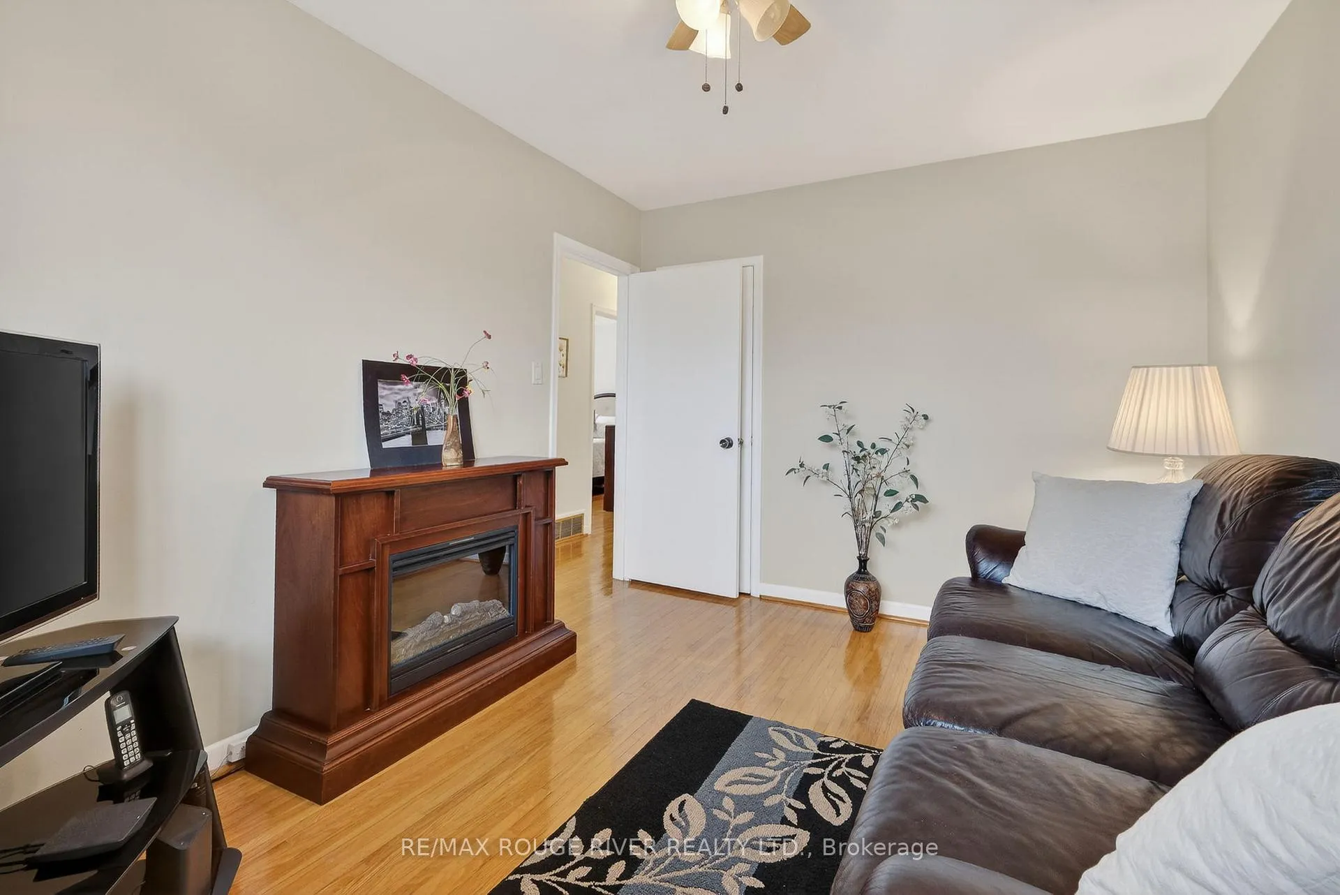 Photo 23 of 812 Bem Avenue, Pickering, Bay Ridges — HOMEH