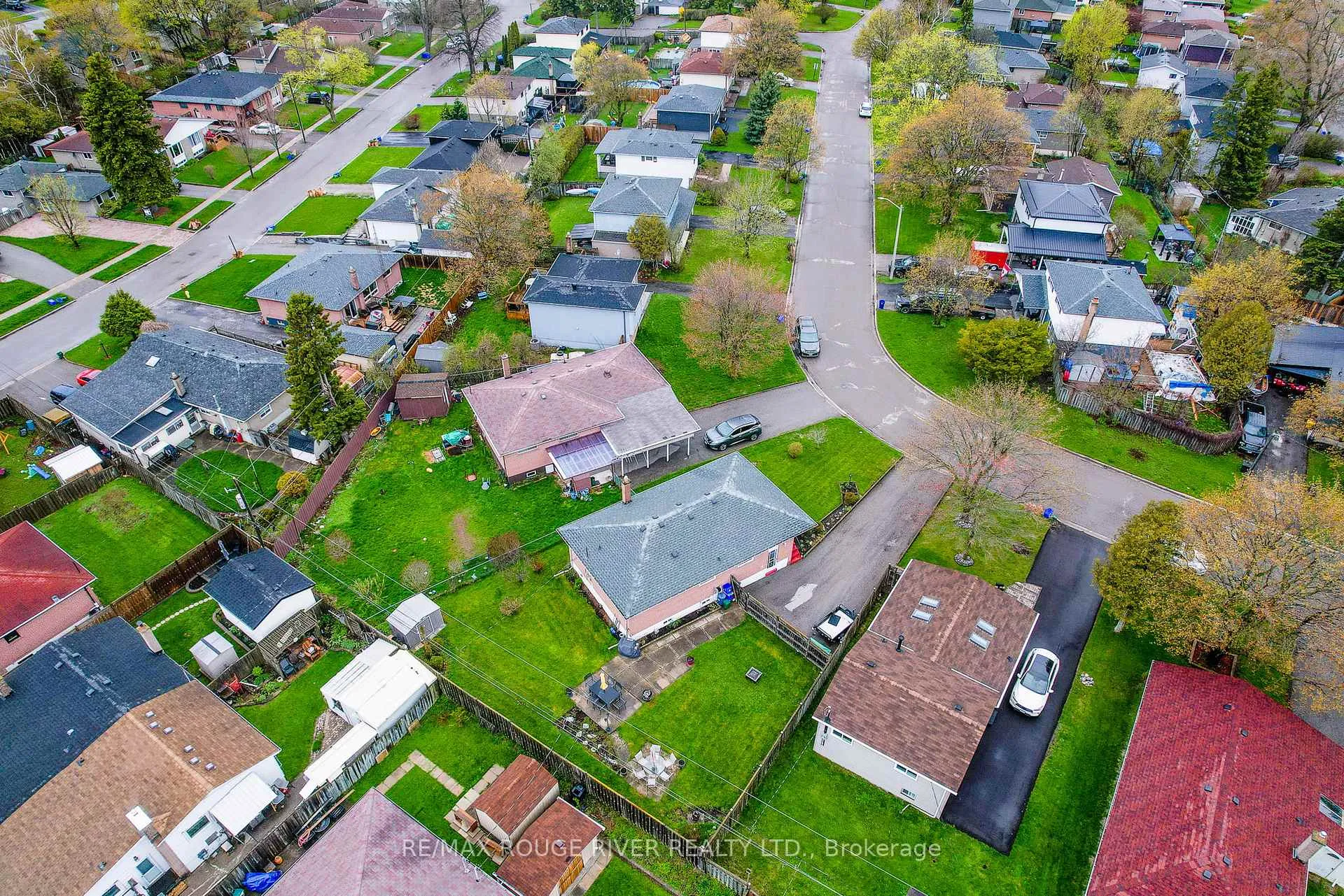 Photo 30 of 812 Bem Avenue, Pickering, Bay Ridges — HOMEH