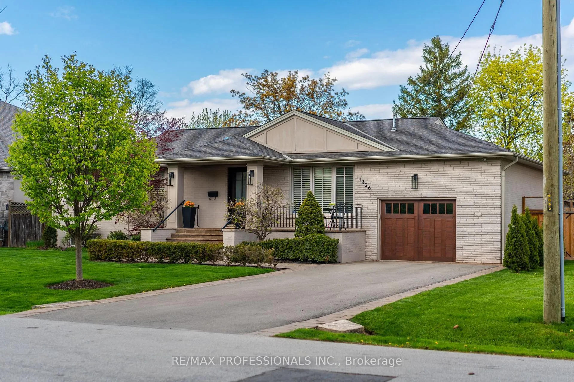 Photo 2 of 1326 Stanbury Road, Oakville, West — HOMEH