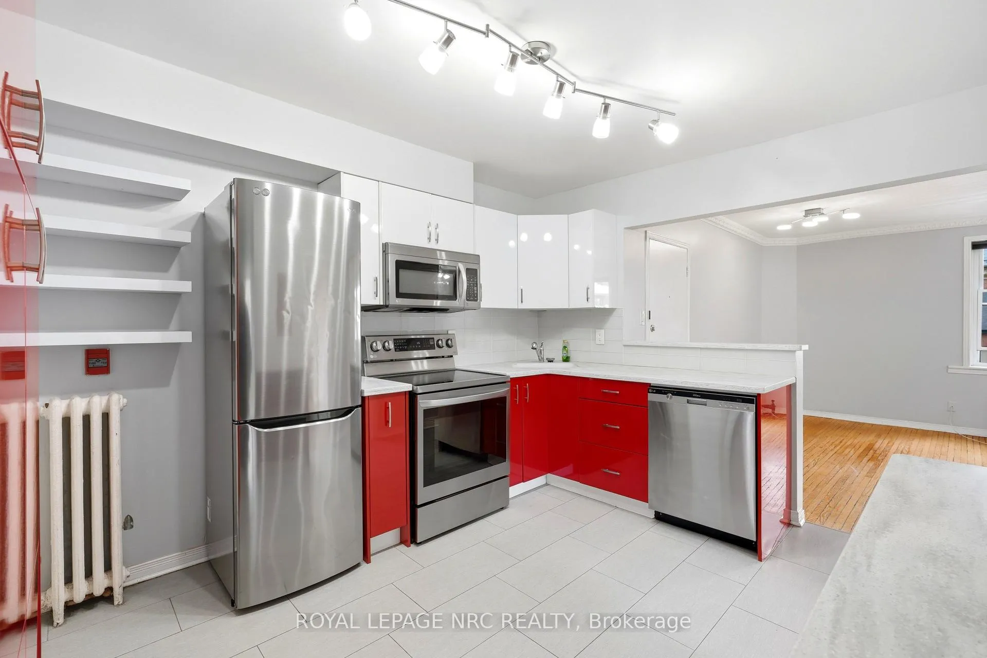 Photo 6 of Unit 11, 356 Hunter Street E, Hamilton, Stinson — HOMEH