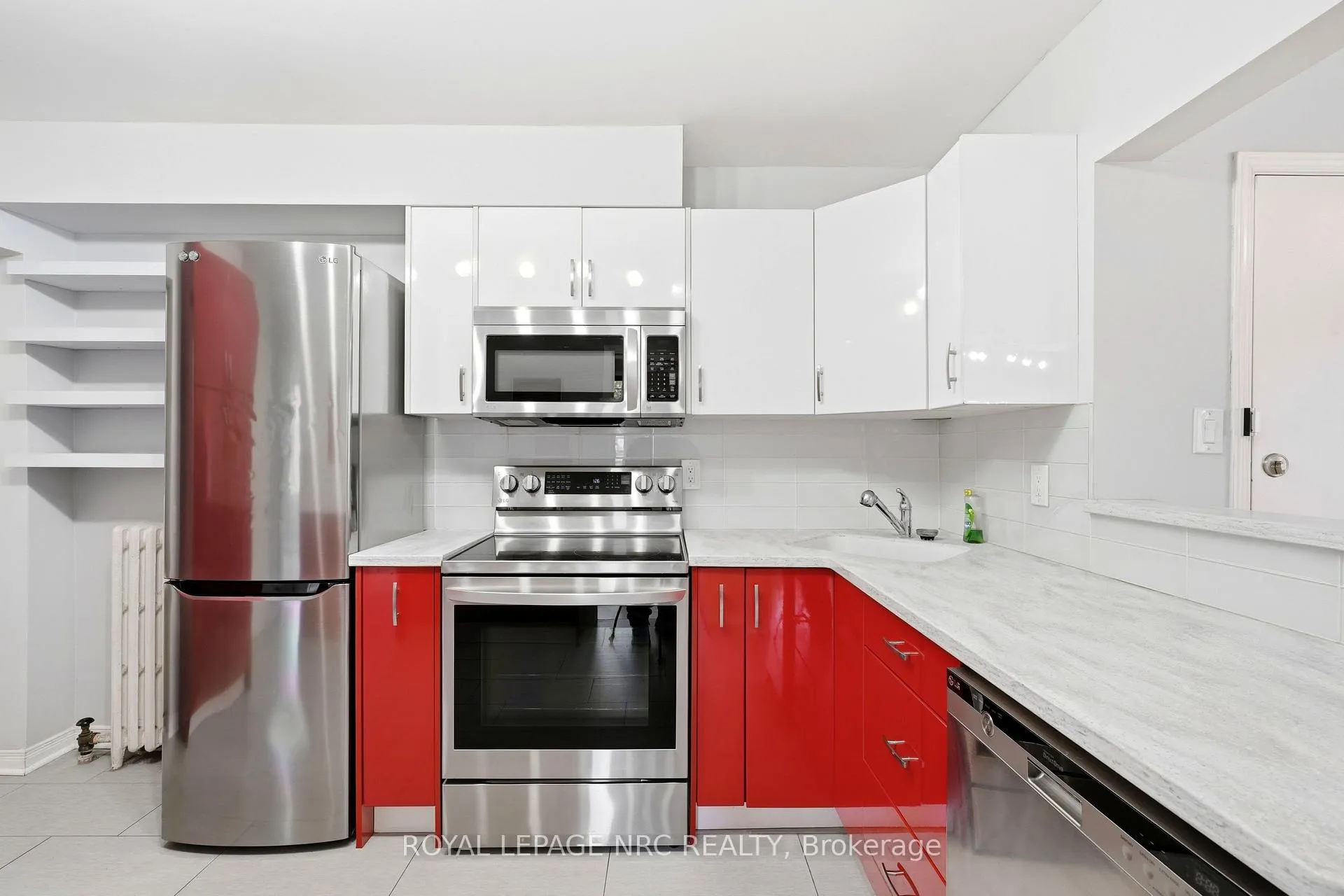 Photo 9 of Unit 11, 356 Hunter Street E, Hamilton, Stinson — HOMEH