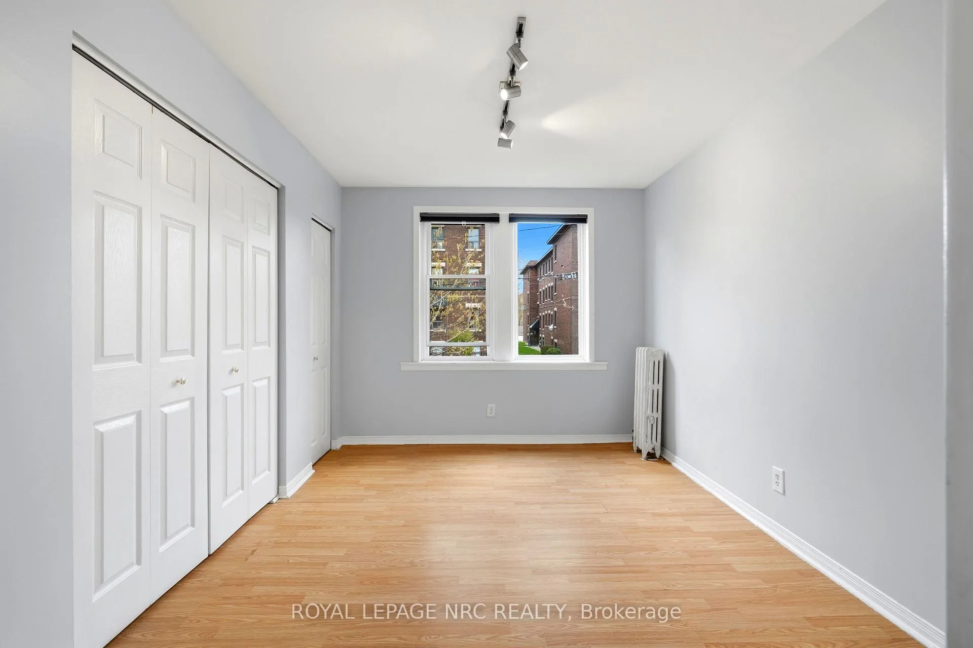 Photo 10 of Unit 11, 356 Hunter Street E, Hamilton, Stinson — HOMEH