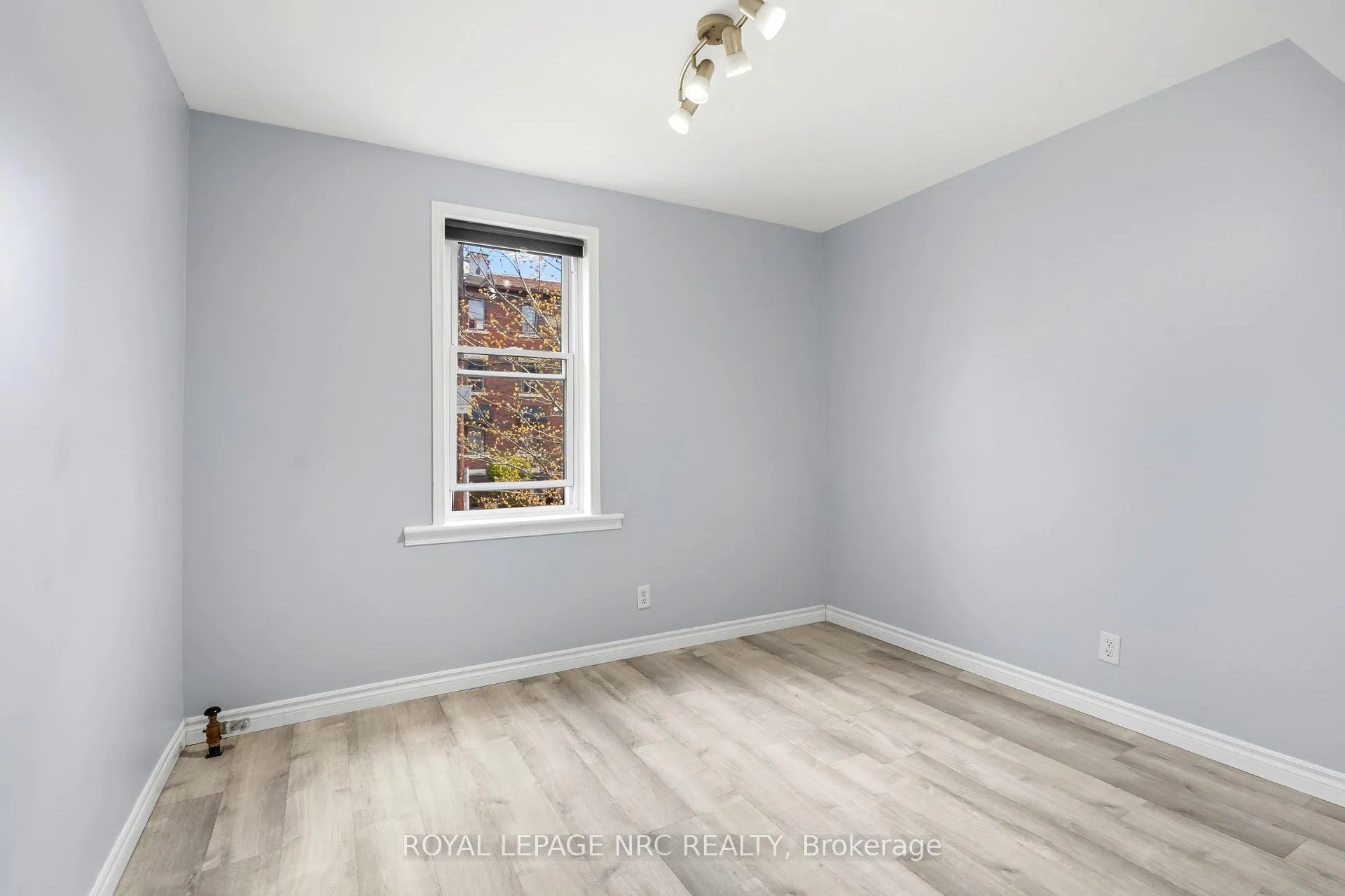 Photo 12 of Unit 11, 356 Hunter Street E, Hamilton, Stinson — HOMEH