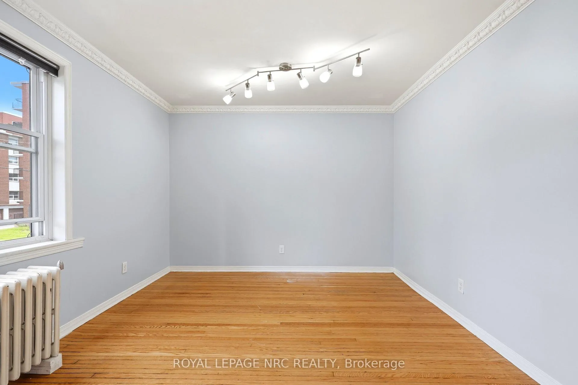 Photo 14 of Unit 11, 356 Hunter Street E, Hamilton, Stinson — HOMEH