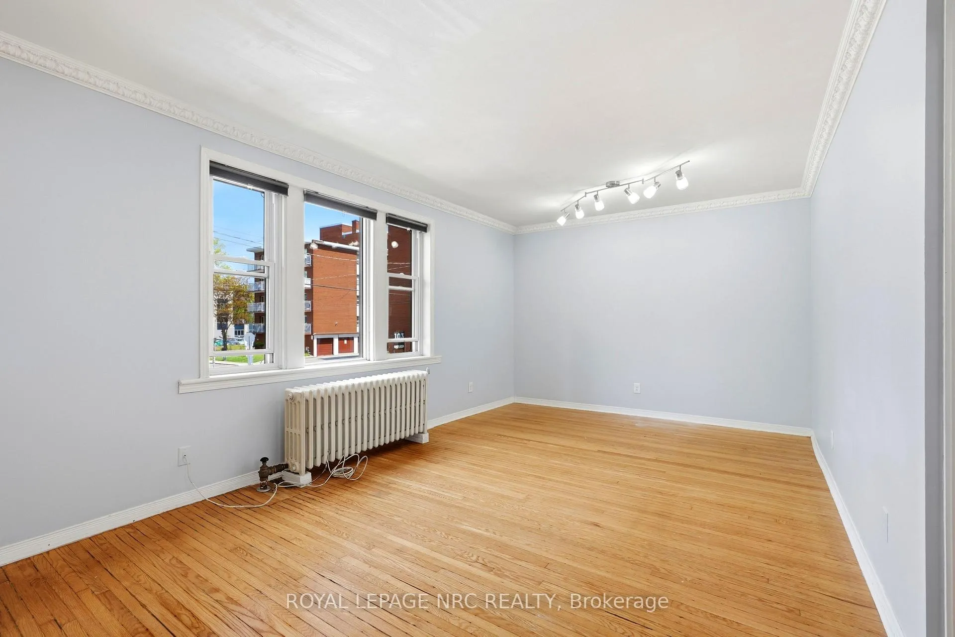 Photo 18 of Unit 11, 356 Hunter Street E, Hamilton, Stinson — HOMEH