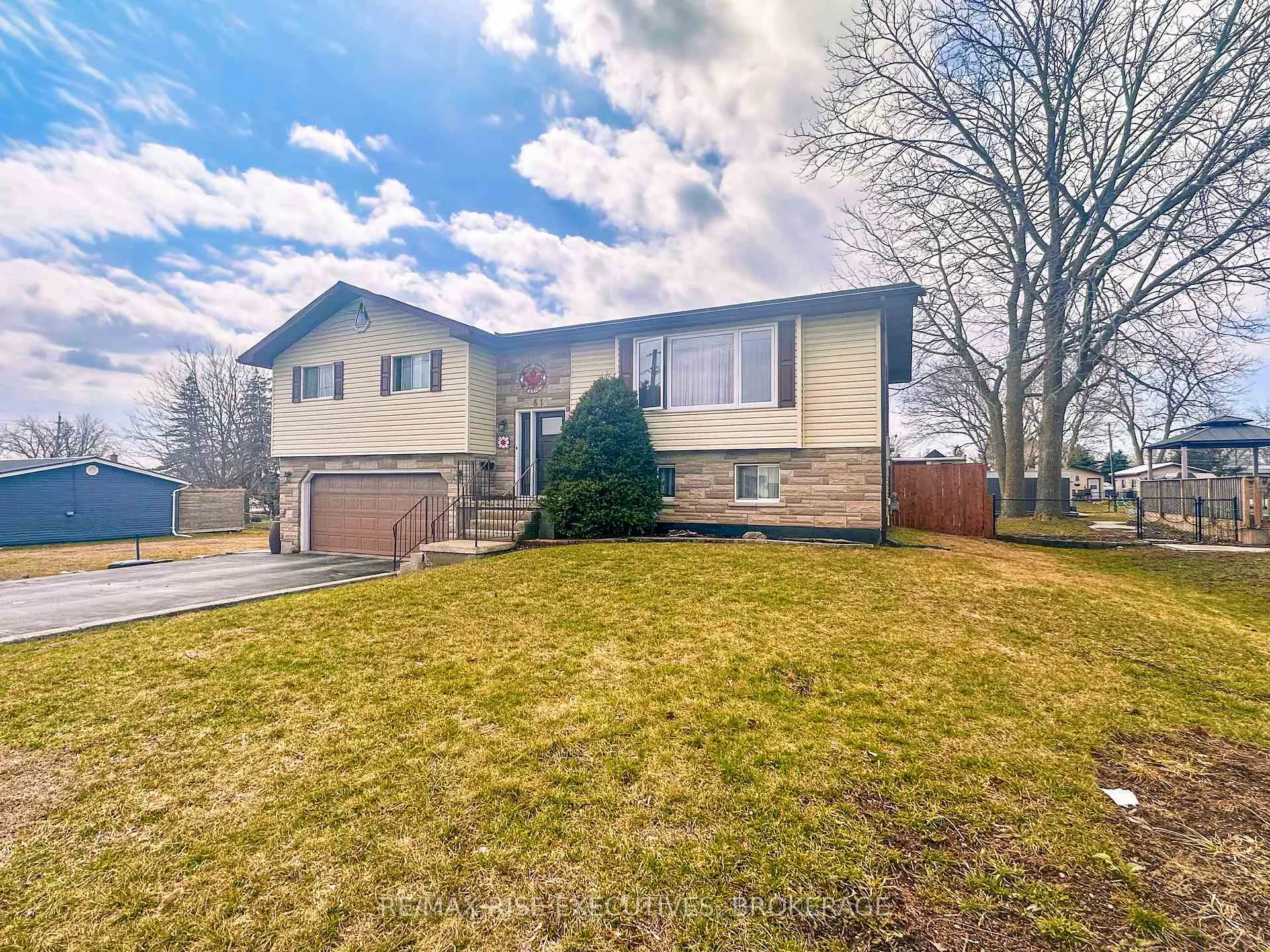 Photo 2 of 61 Brant Street, Deseronto, Deseronto (Town) — HOMEH