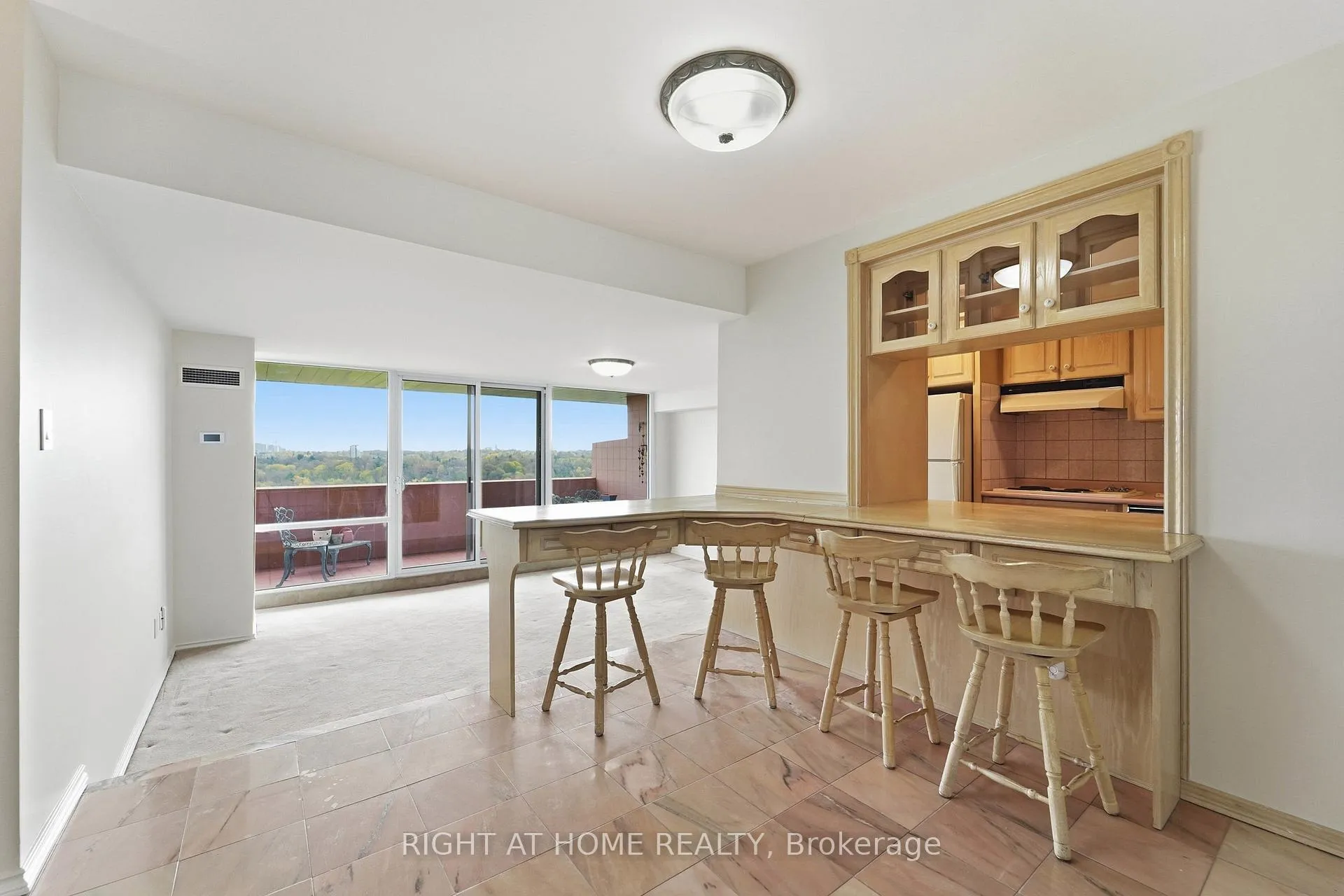 Photo 2 of Unit 2011, 240 Scarlett Road, Toronto, Rockcliffe-Smythe — HOMEH