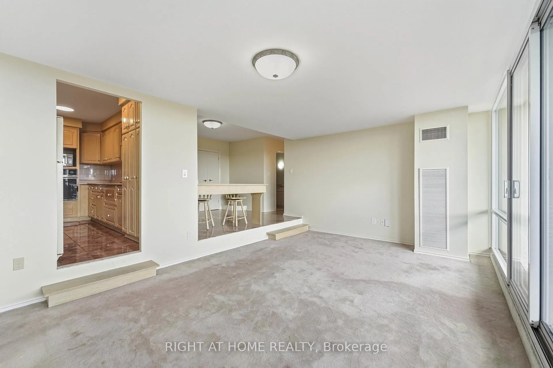 Photo 5 of Unit 2011, 240 Scarlett Road, Toronto, Rockcliffe-Smythe — HOMEH