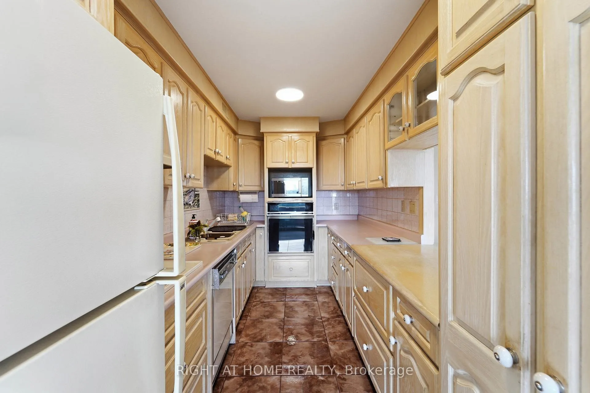 Photo 7 of Unit 2011, 240 Scarlett Road, Toronto, Rockcliffe-Smythe — HOMEH