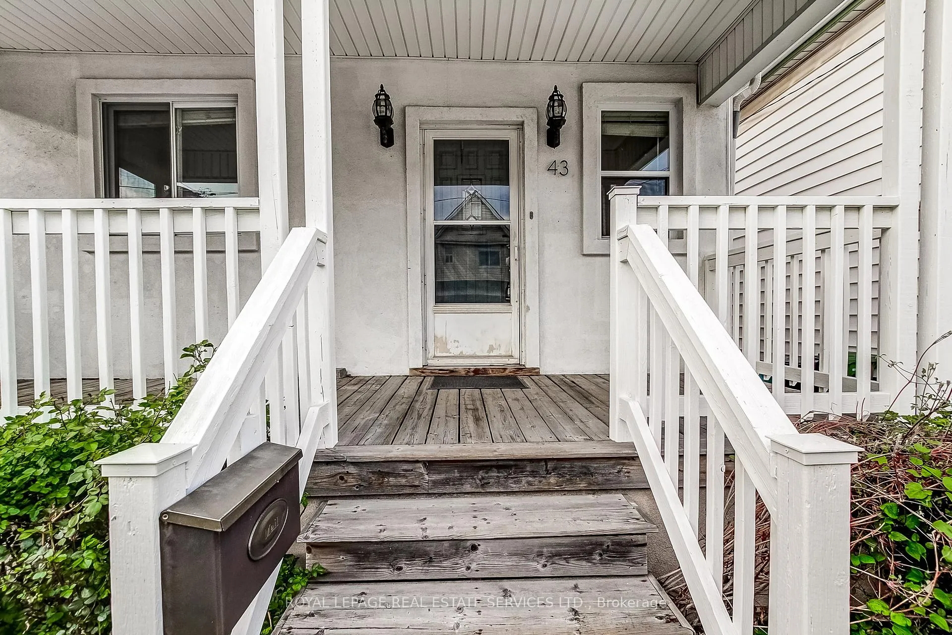 Photo 3 of 43 Rosemont Avenue, Hamilton, Stipley — HOMEH