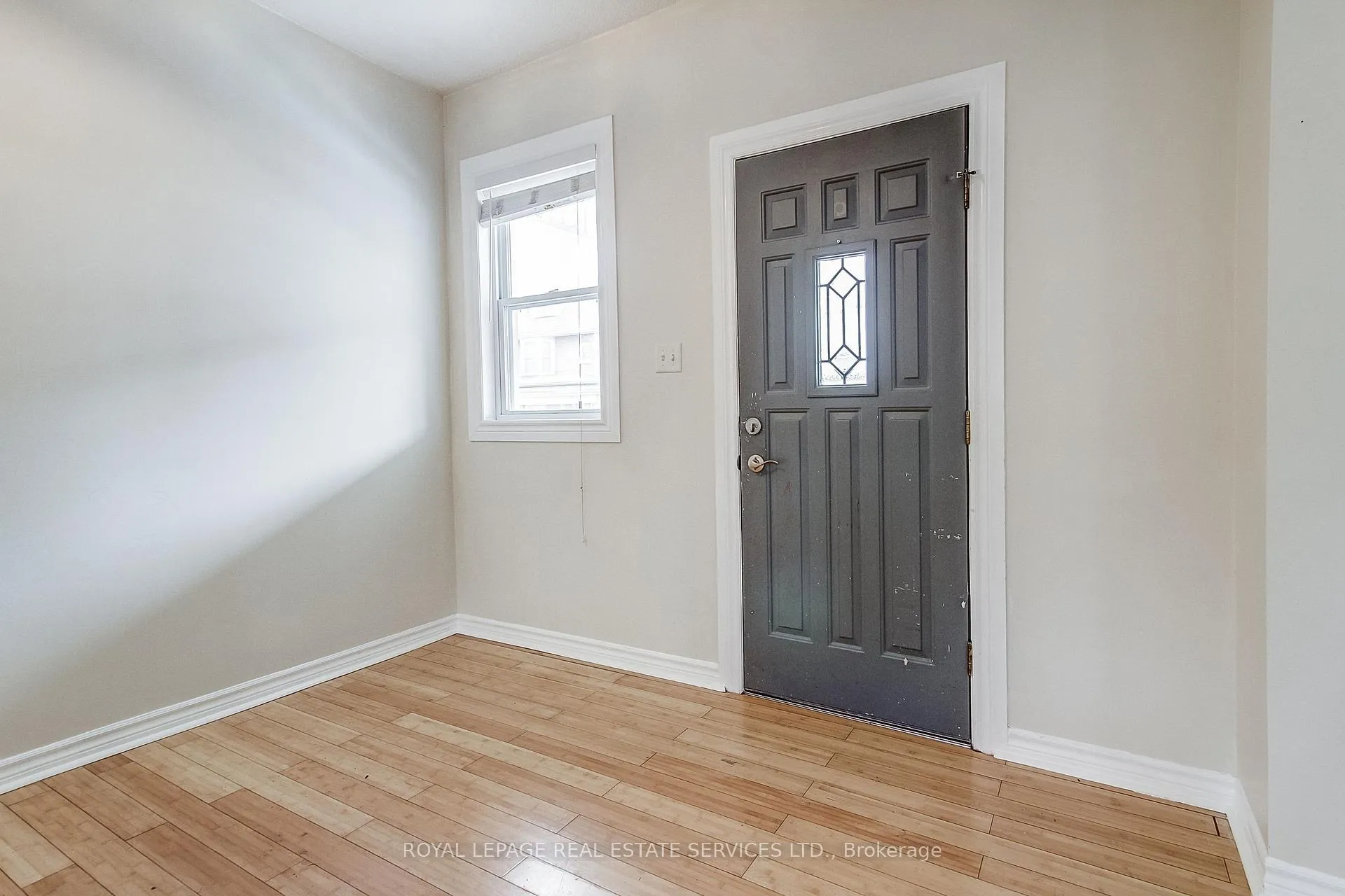 Photo 4 of 43 Rosemont Avenue, Hamilton, Stipley — HOMEH