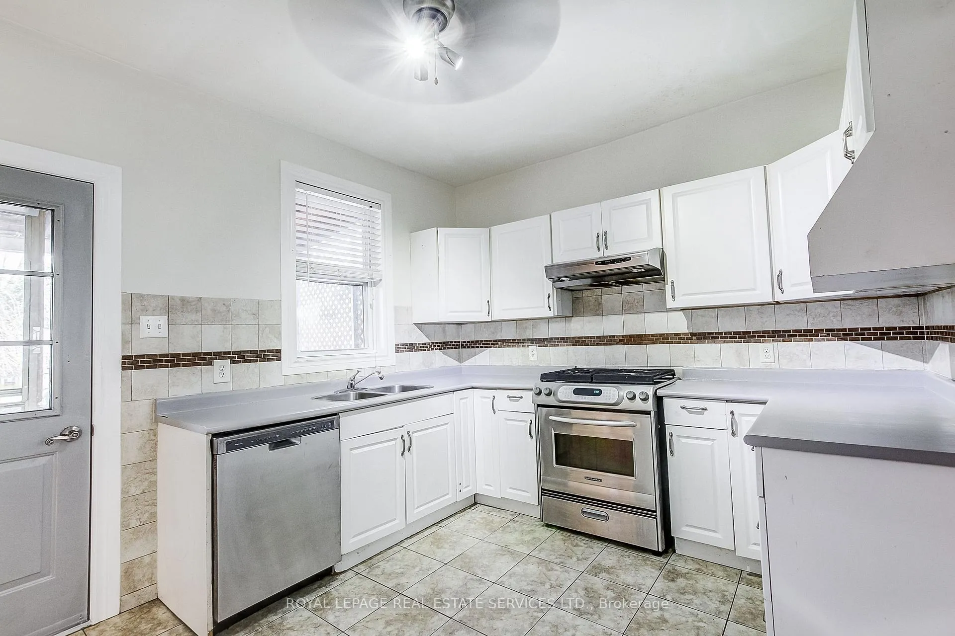 Photo 7 of 43 Rosemont Avenue, Hamilton, Stipley — HOMEH