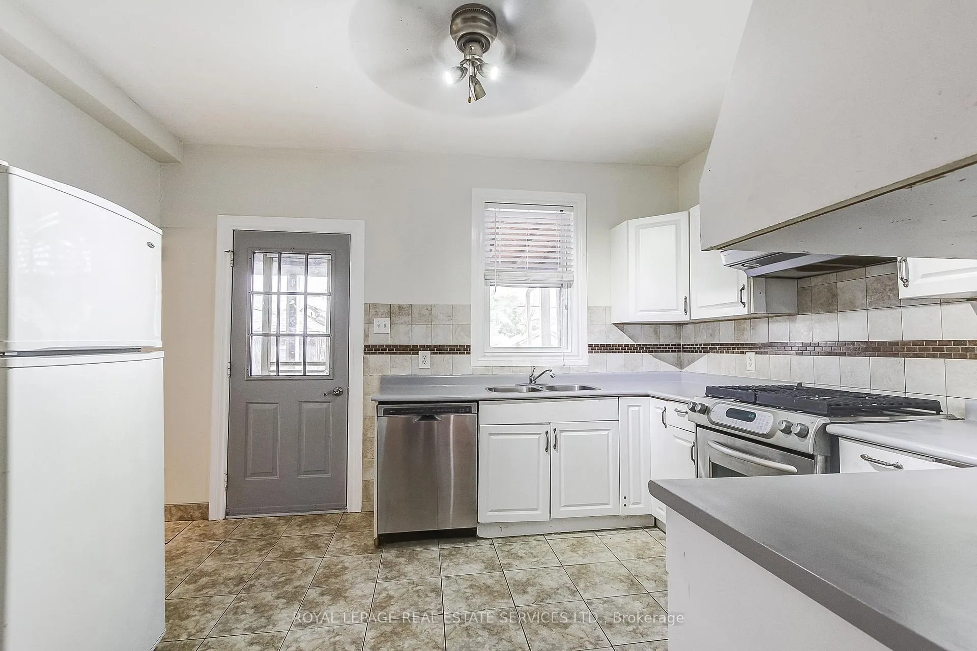 Photo 9 of 43 Rosemont Avenue, Hamilton, Stipley — HOMEH