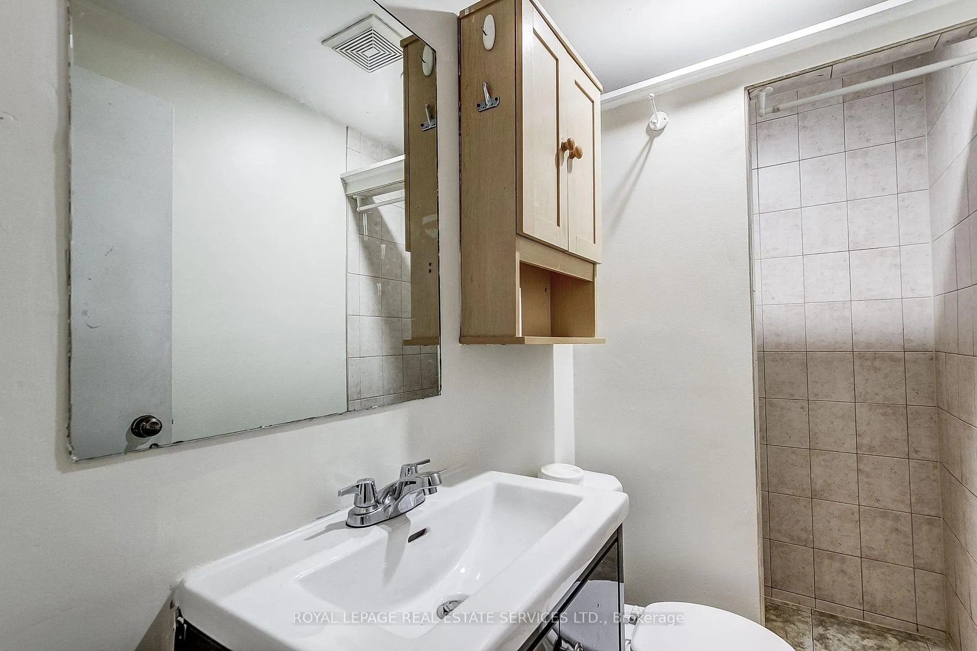 Photo 11 of 43 Rosemont Avenue, Hamilton, Stipley — HOMEH