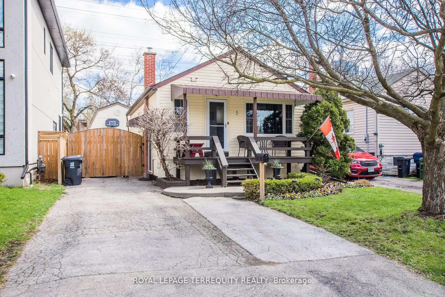 Front of 5 Acorn Avenue