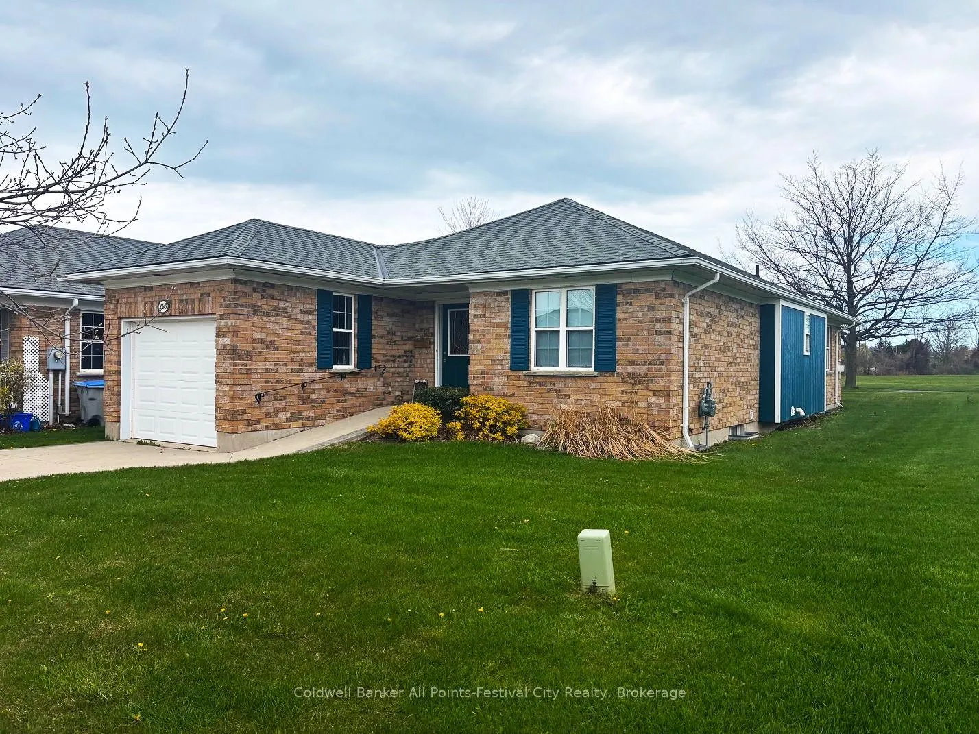 Photo 1 of 218 Bethune Crescent, Goderich, Goderich (Town) — HOMEH