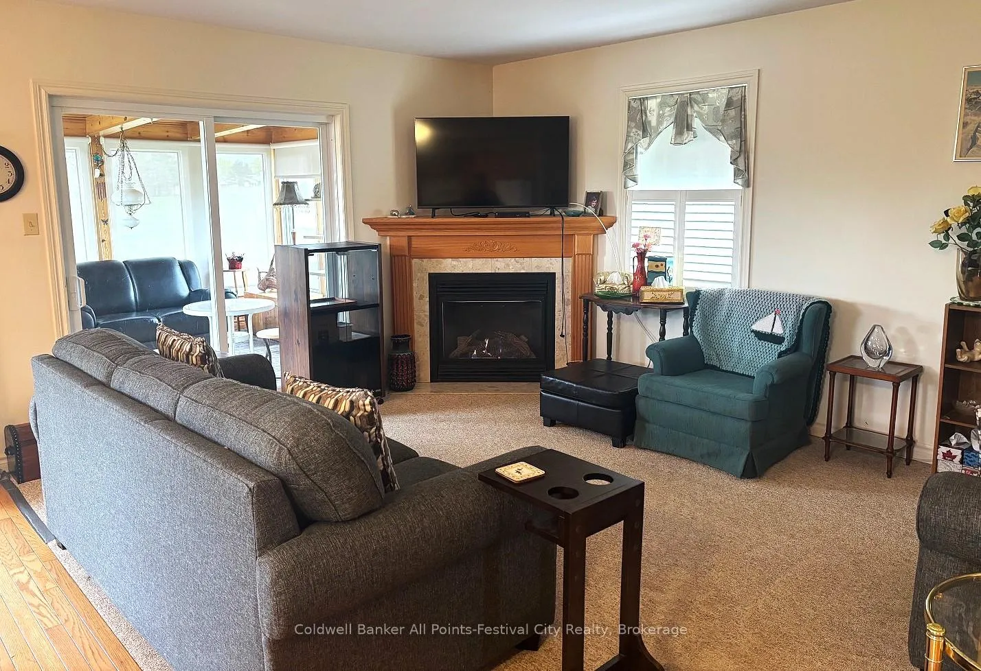 Photo 4 of 218 Bethune Crescent, Goderich, Goderich (Town) — HOMEH