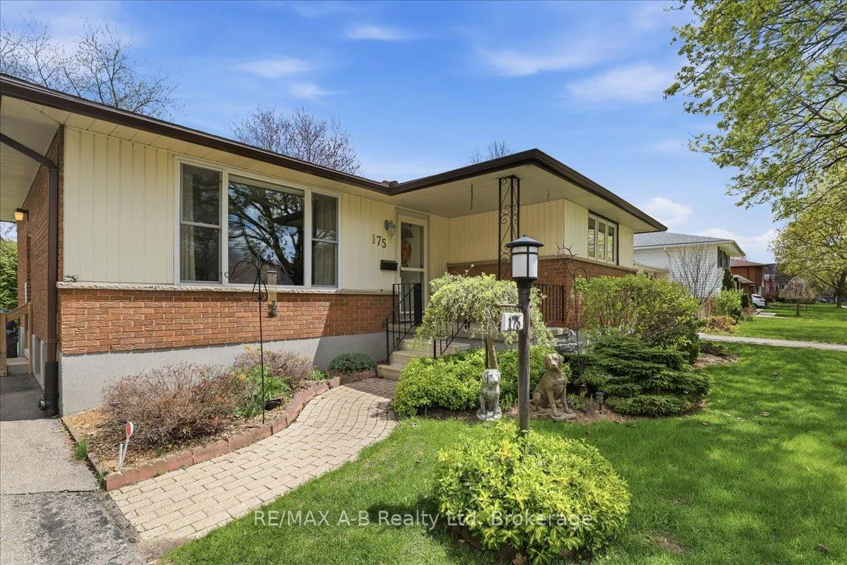 Photo 4 of 175 Mowat Street, Stratford — HOMEH