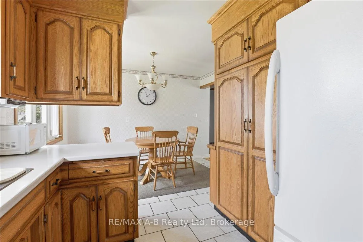 Photo 16 of 175 Mowat Street, Stratford — HOMEH