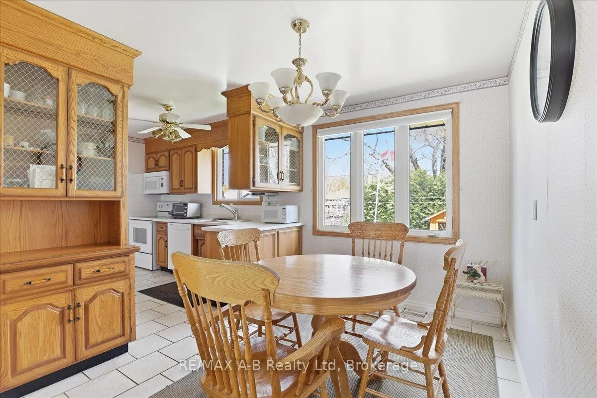 Photo 17 of 175 Mowat Street, Stratford — HOMEH