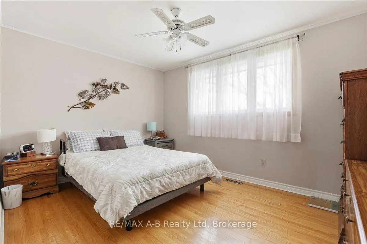 Photo 18 of 175 Mowat Street, Stratford — HOMEH