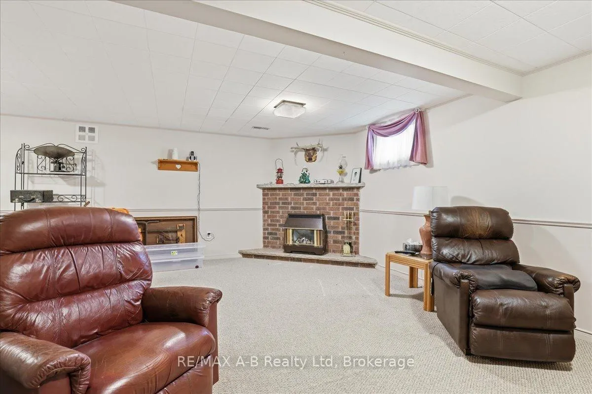 Photo 31 of 175 Mowat Street, Stratford — HOMEH