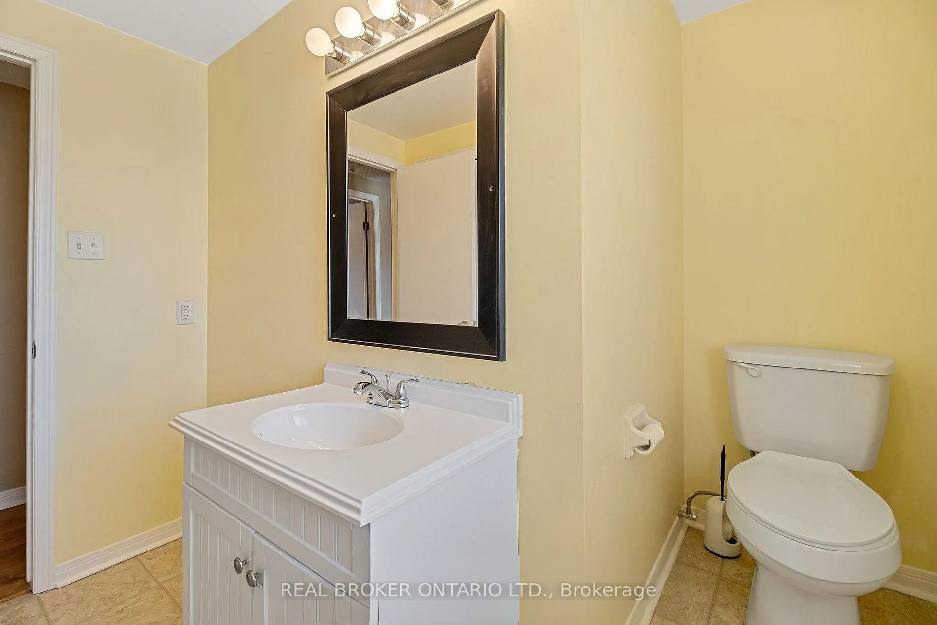 Photo 16 of 18 Julie Drive, Thorold, Confederation Heights — HOMEH