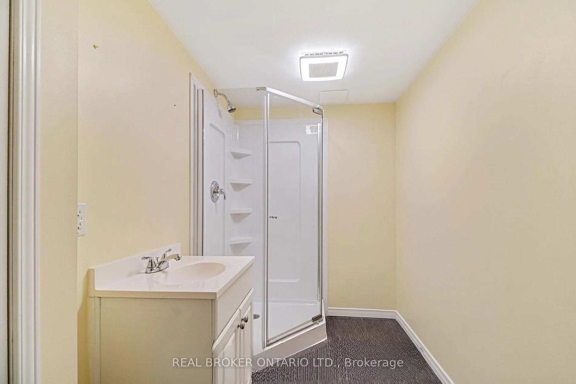 Photo 20 of 18 Julie Drive, Thorold, Confederation Heights — HOMEH