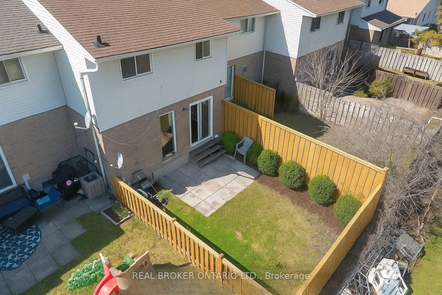 Photo 21 of 18 Julie Drive, Thorold, Confederation Heights — HOMEH