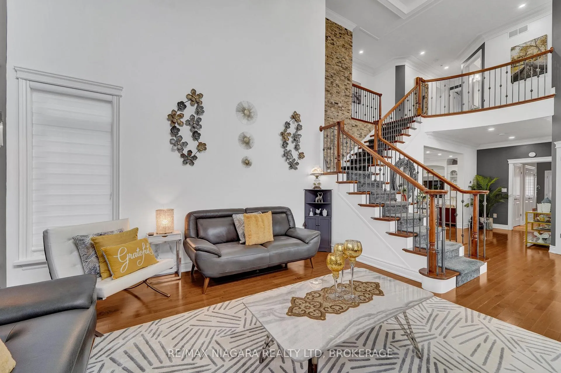 Photo 6 of 8018 Cathedral Drive, Niagara Falls, Mt. Carmel — HOMEH