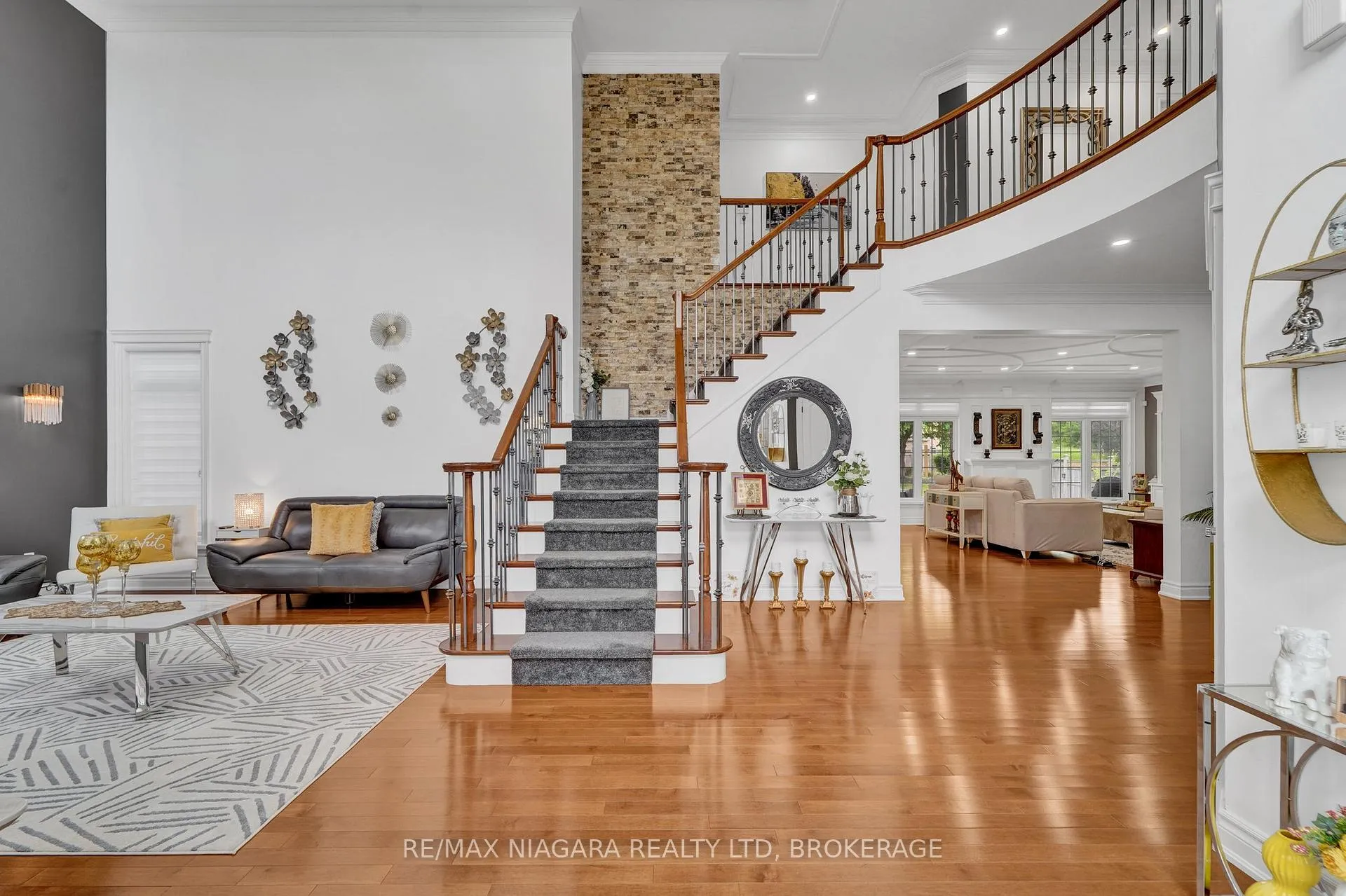 Photo 8 of 8018 Cathedral Drive, Niagara Falls, Mt. Carmel — HOMEH