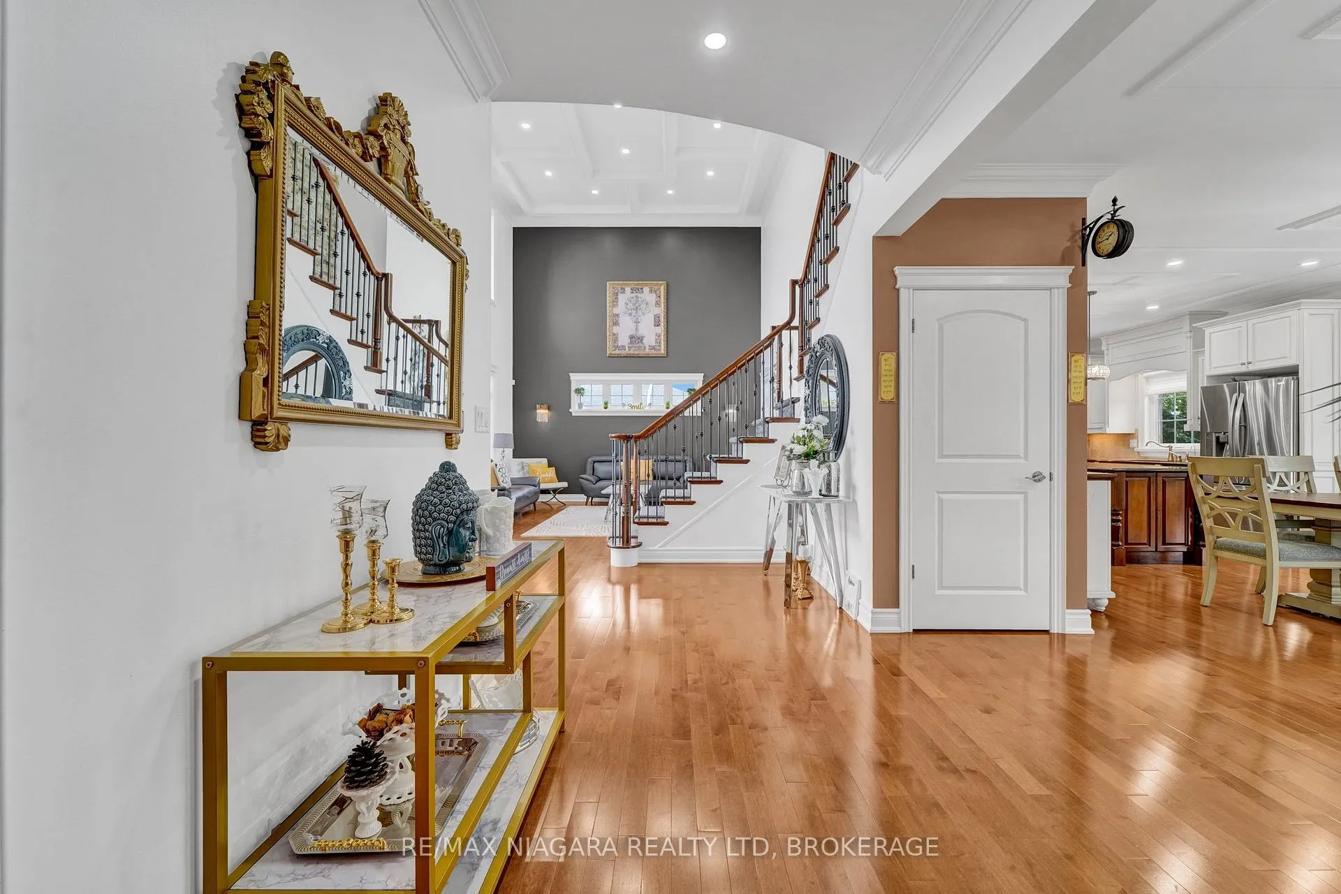 Photo 13 of 8018 Cathedral Drive, Niagara Falls, Mt. Carmel — HOMEH