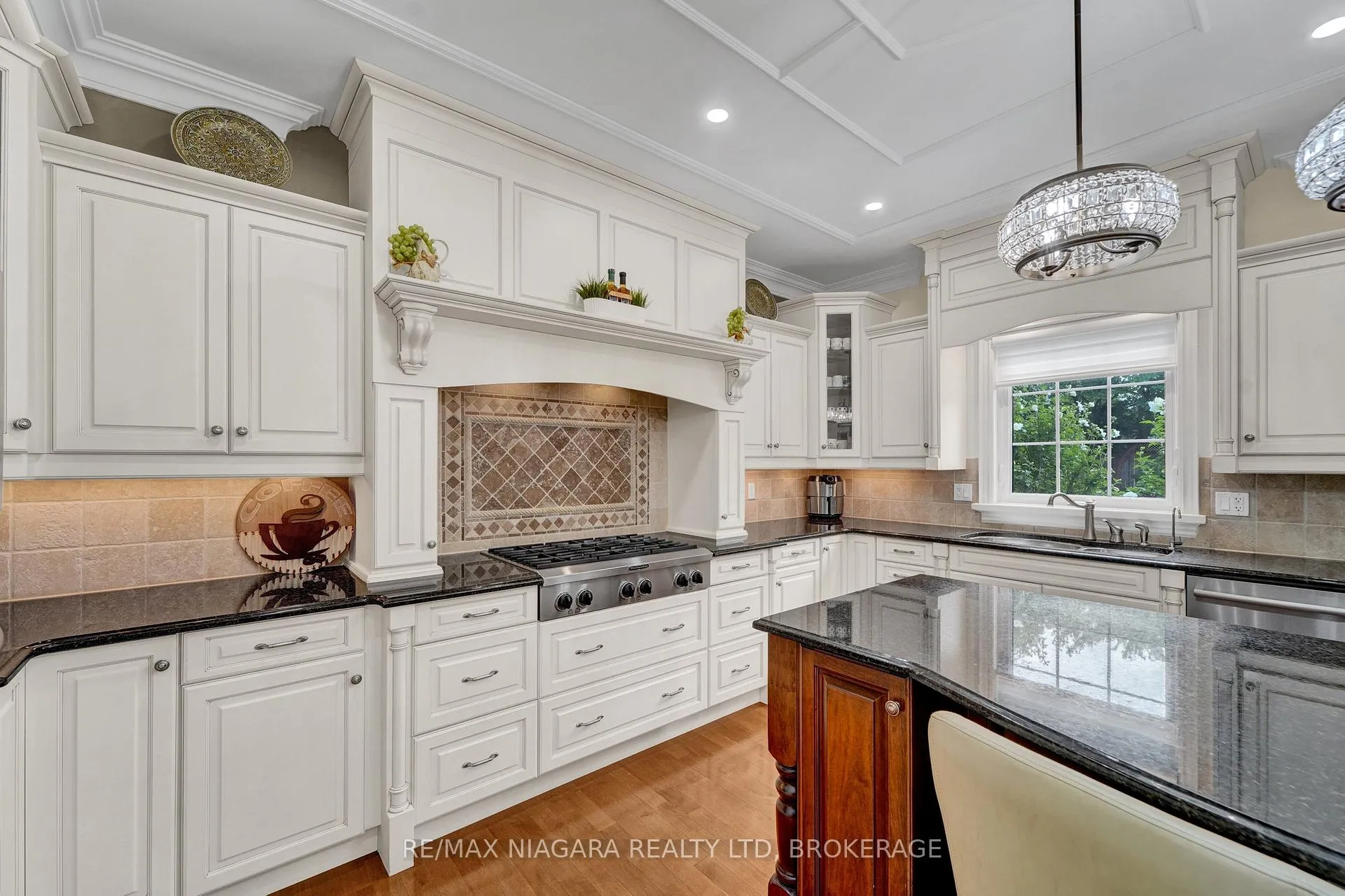Photo 20 of 8018 Cathedral Drive, Niagara Falls, Mt. Carmel — HOMEH