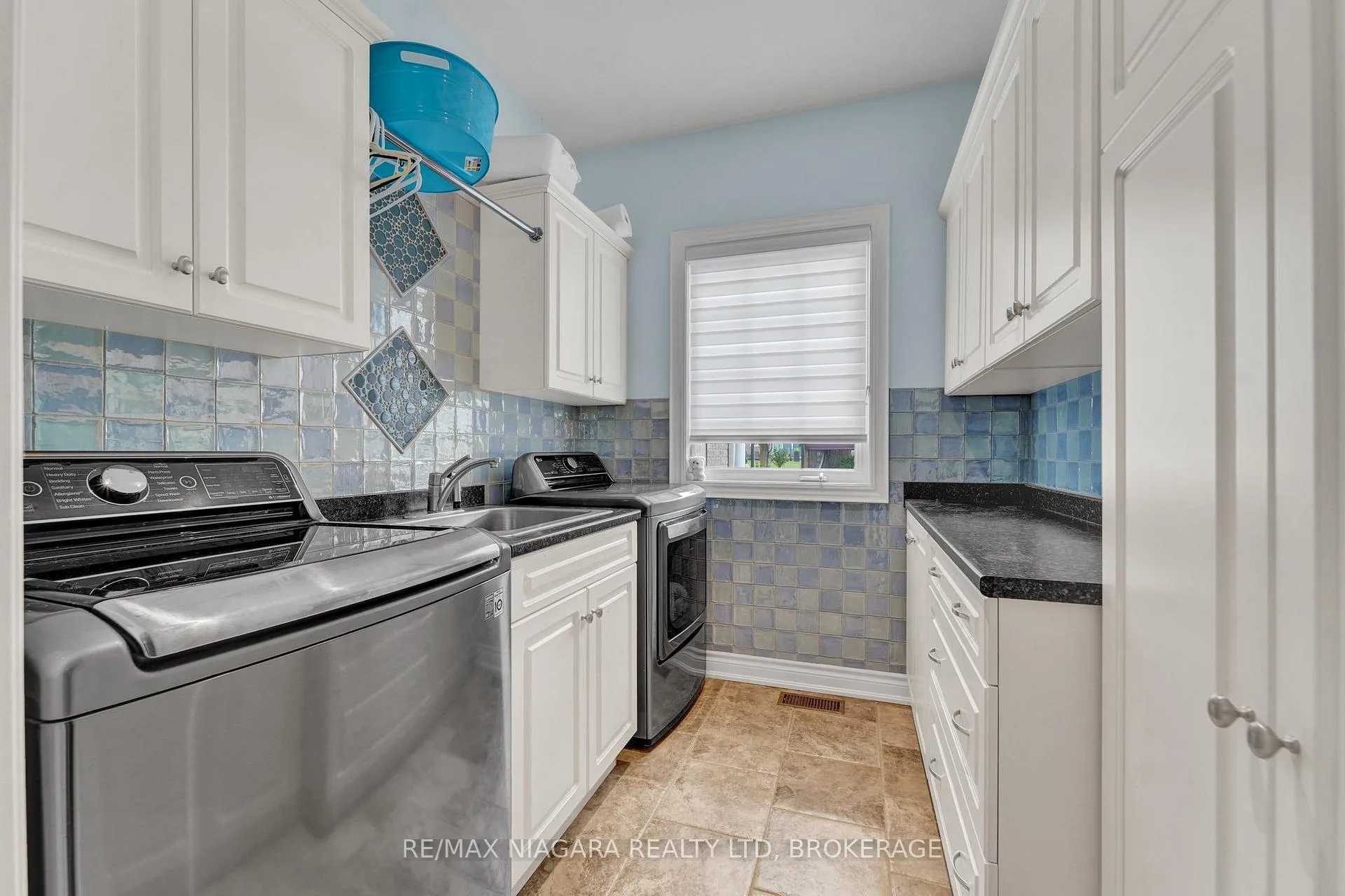 Photo 22 of 8018 Cathedral Drive, Niagara Falls, Mt. Carmel — HOMEH