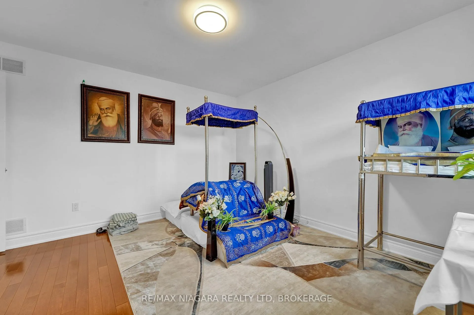 Photo 27 of 8018 Cathedral Drive, Niagara Falls, Mt. Carmel — HOMEH