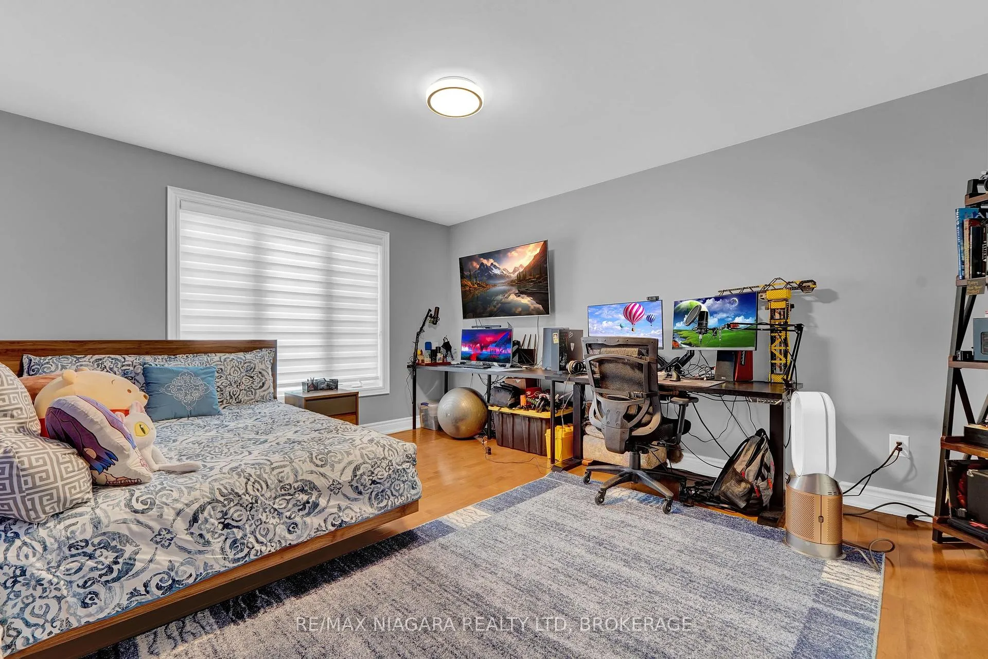 Photo 35 of 8018 Cathedral Drive, Niagara Falls, Mt. Carmel — HOMEH