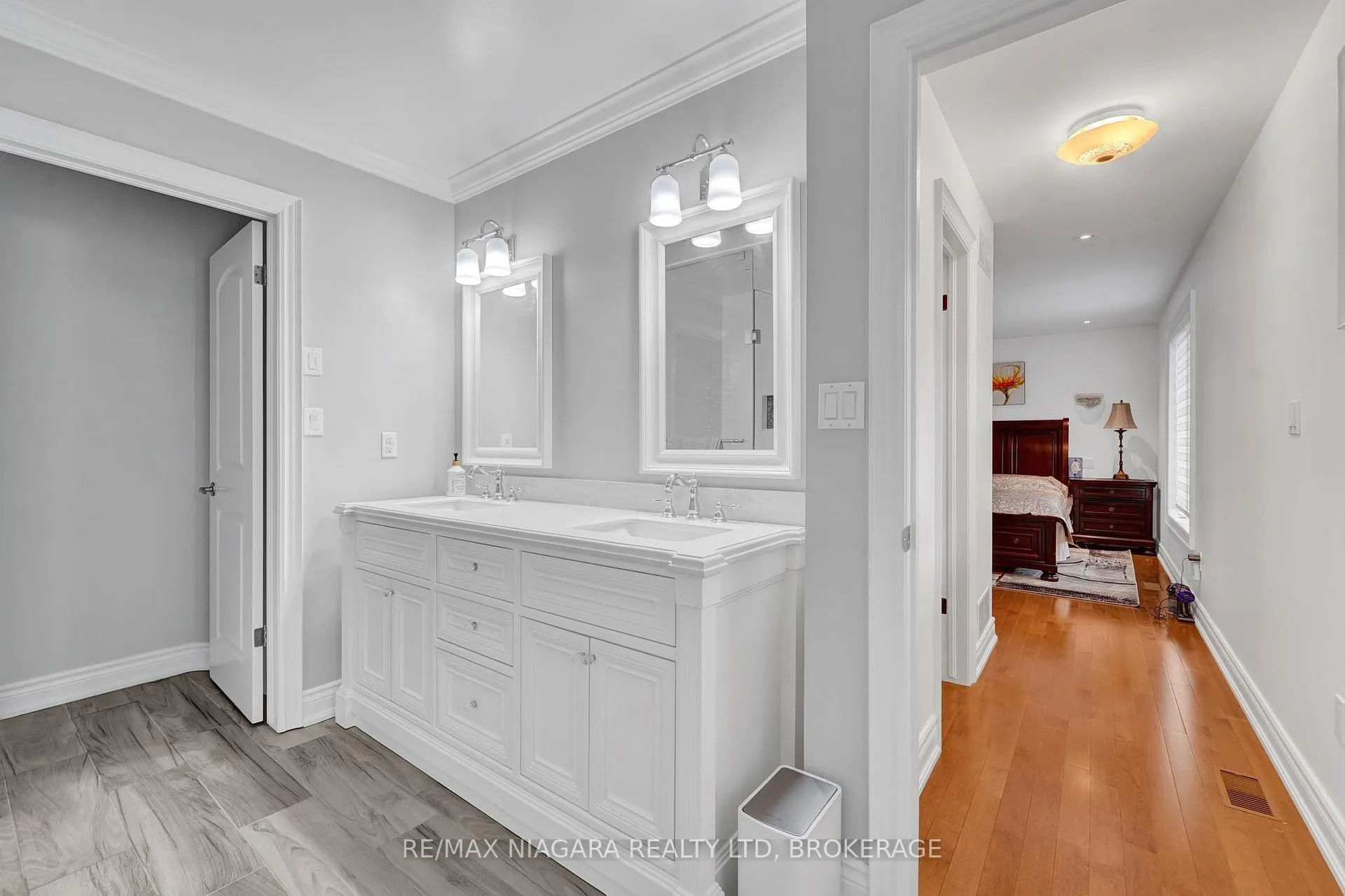 Photo 37 of 8018 Cathedral Drive, Niagara Falls, Mt. Carmel — HOMEH