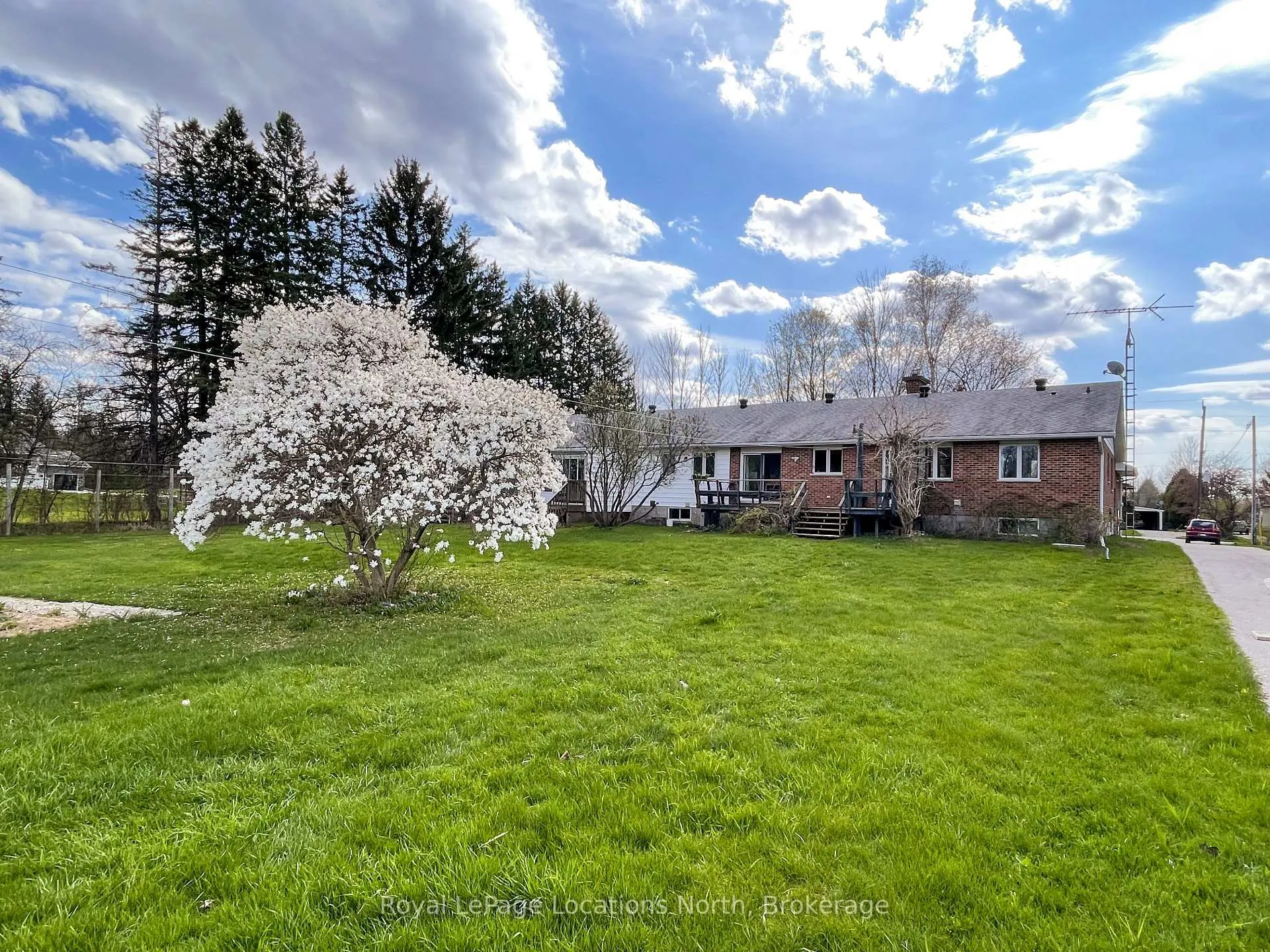 Photo 3 of 355 Union Street, Meaford — HOMEH
