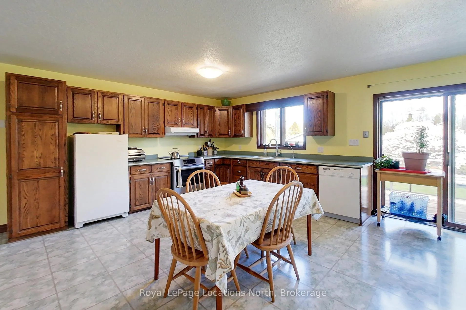 Photo 9 of 355 Union Street, Meaford — HOMEH