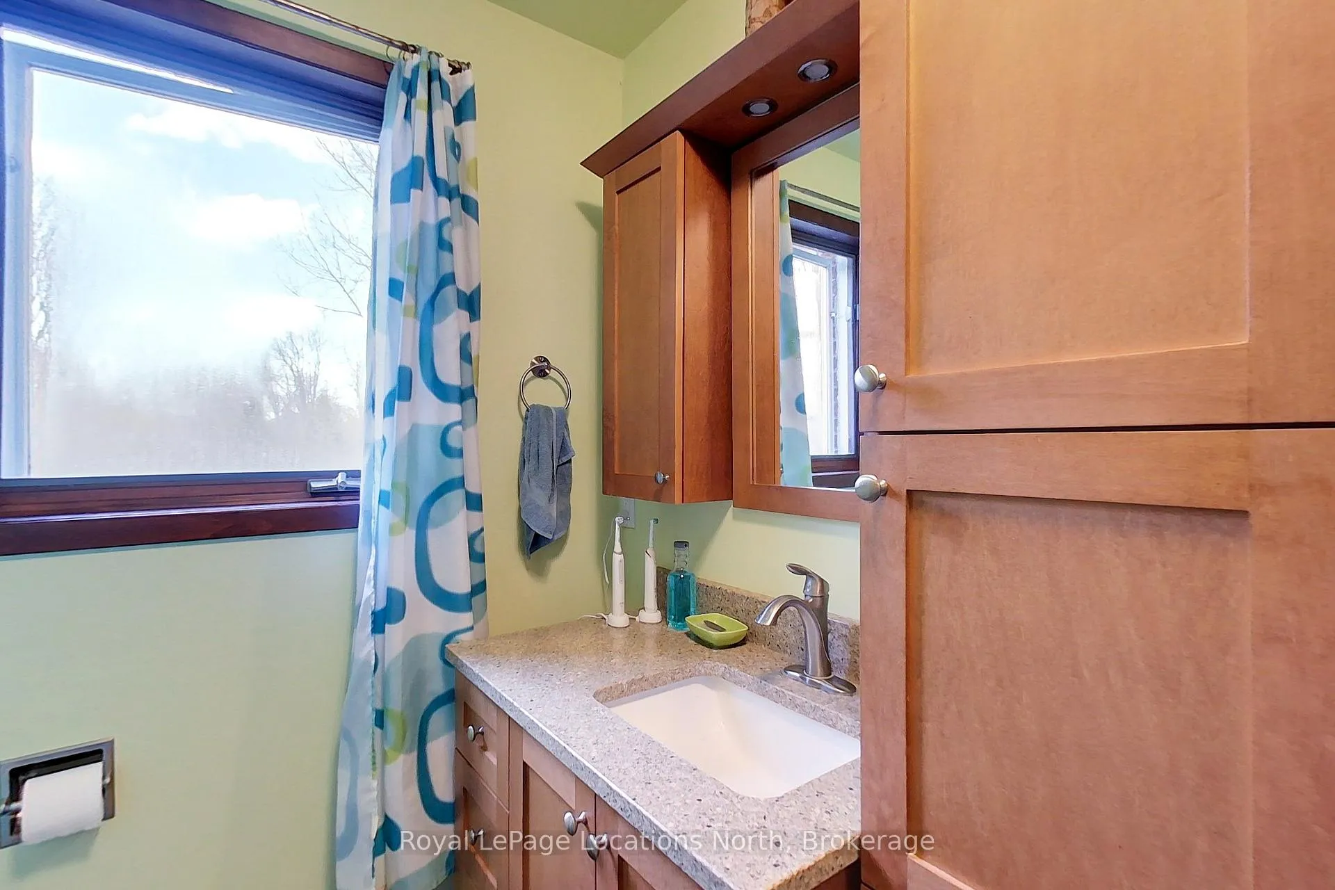 Photo 16 of 355 Union Street, Meaford — HOMEH